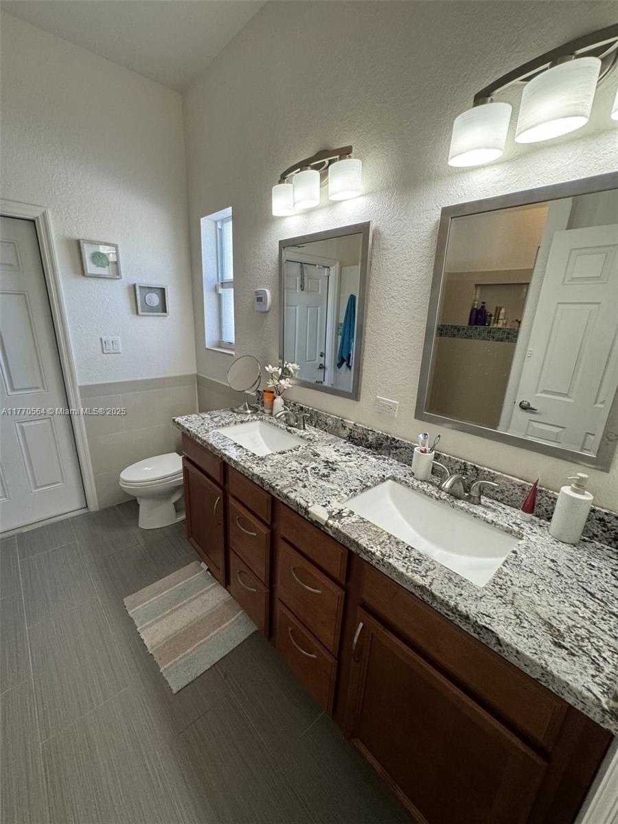 350 SW 2nd Ave – photo 3