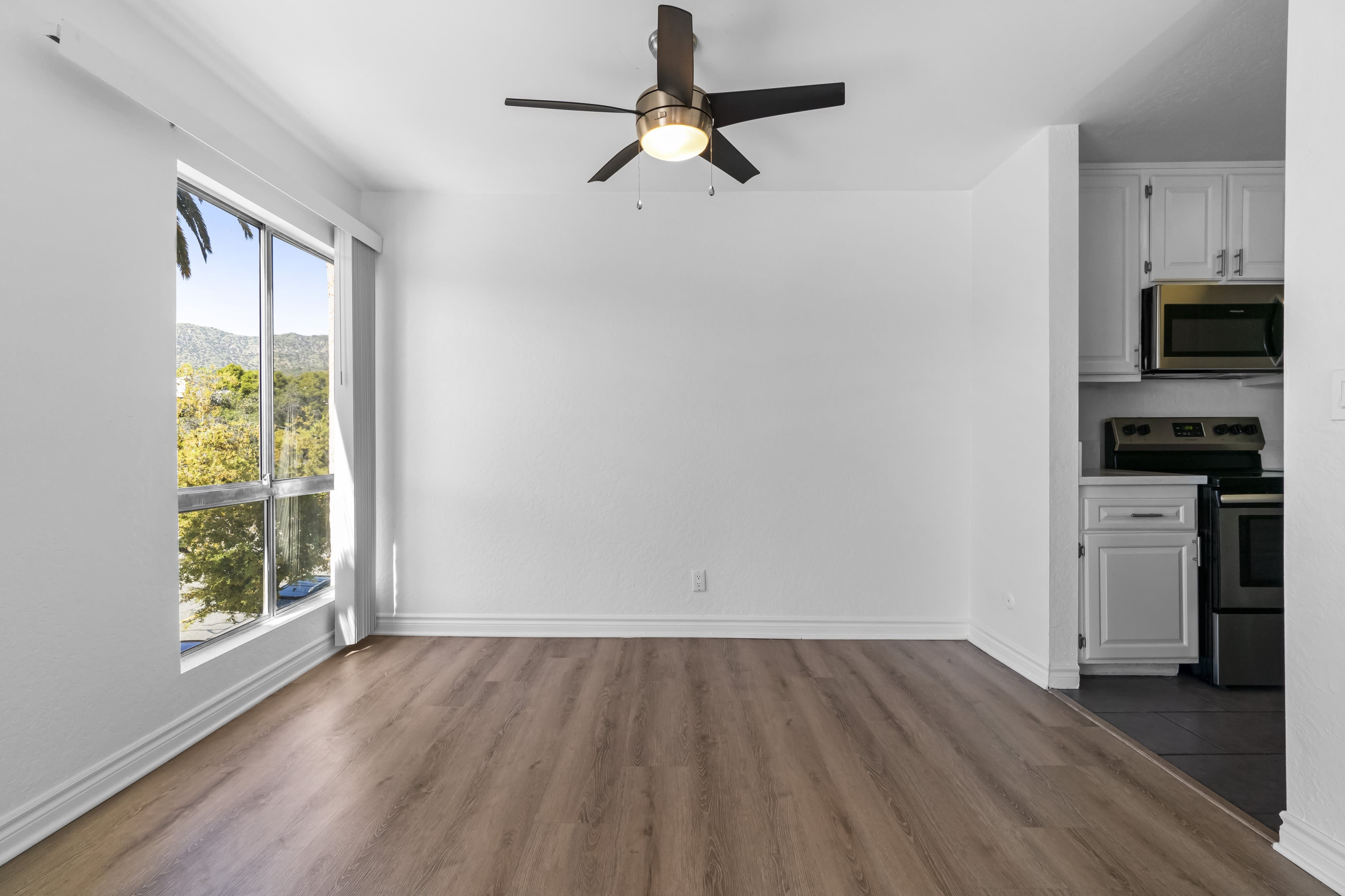 600 Olive – photo 1