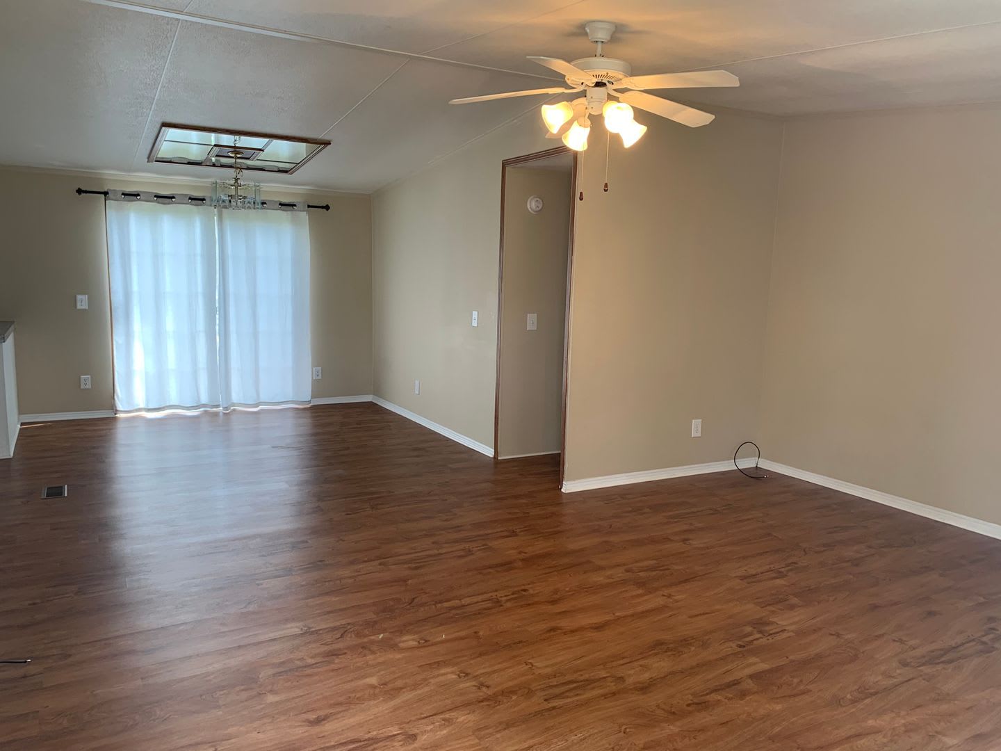 Spacious 3 Bed/2 Bath Home – photo 4
