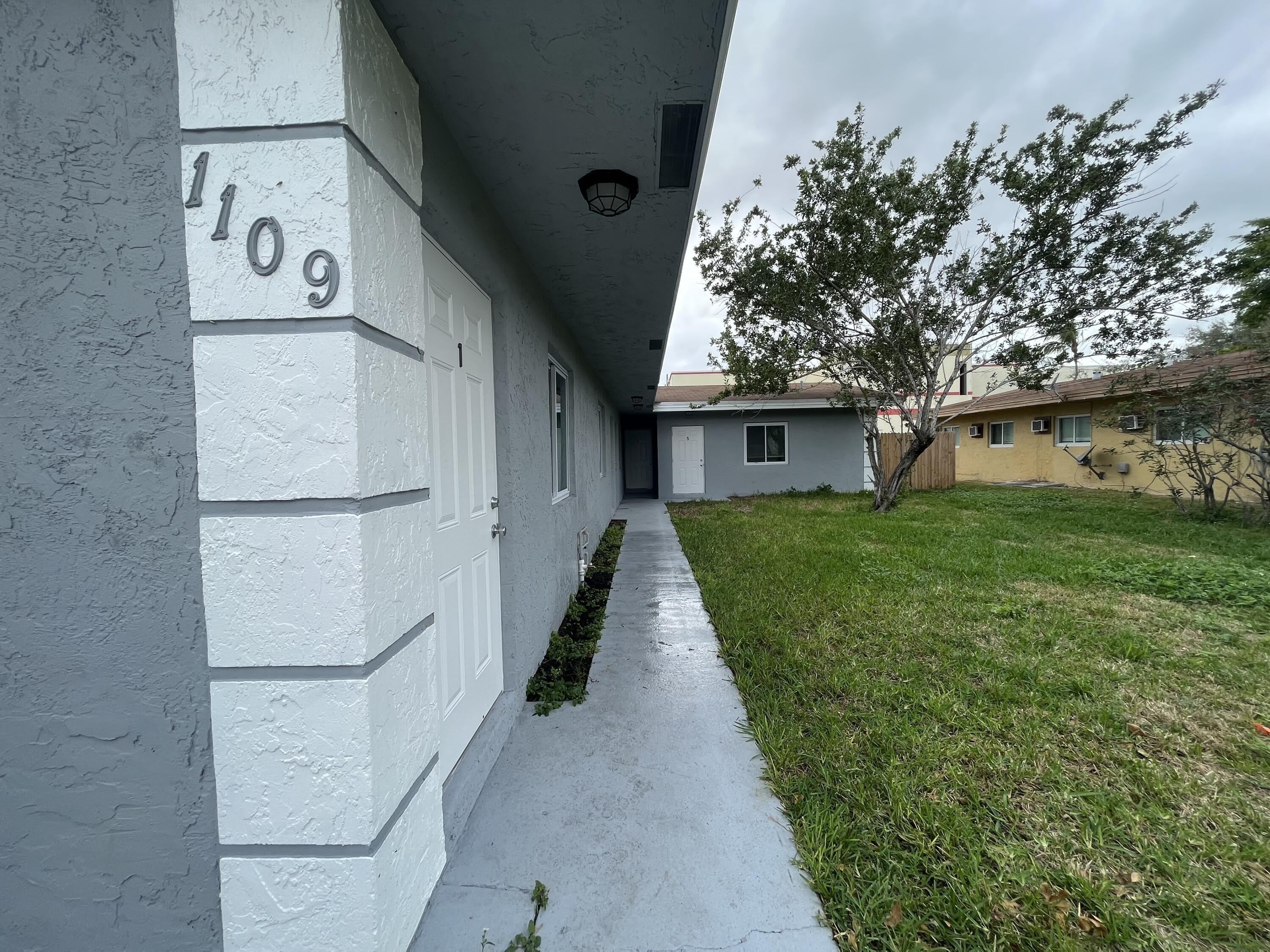 1109 NW 6th Avenue – photo 2