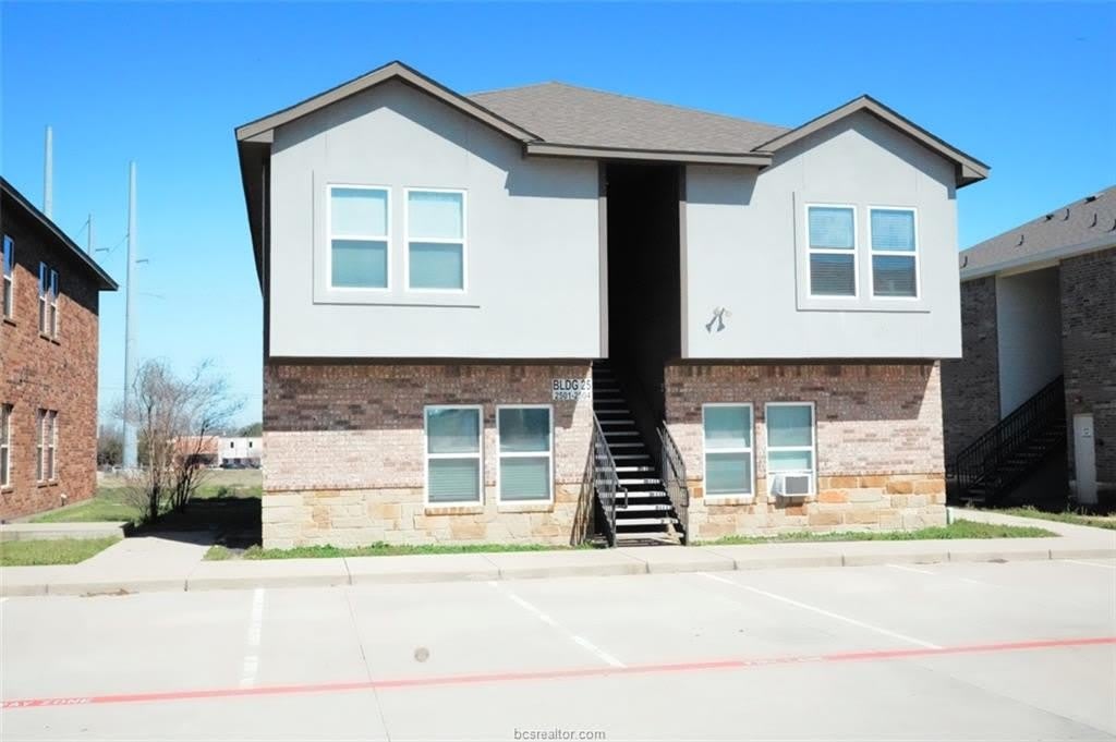 2910 Town Square Avenue – photo 1