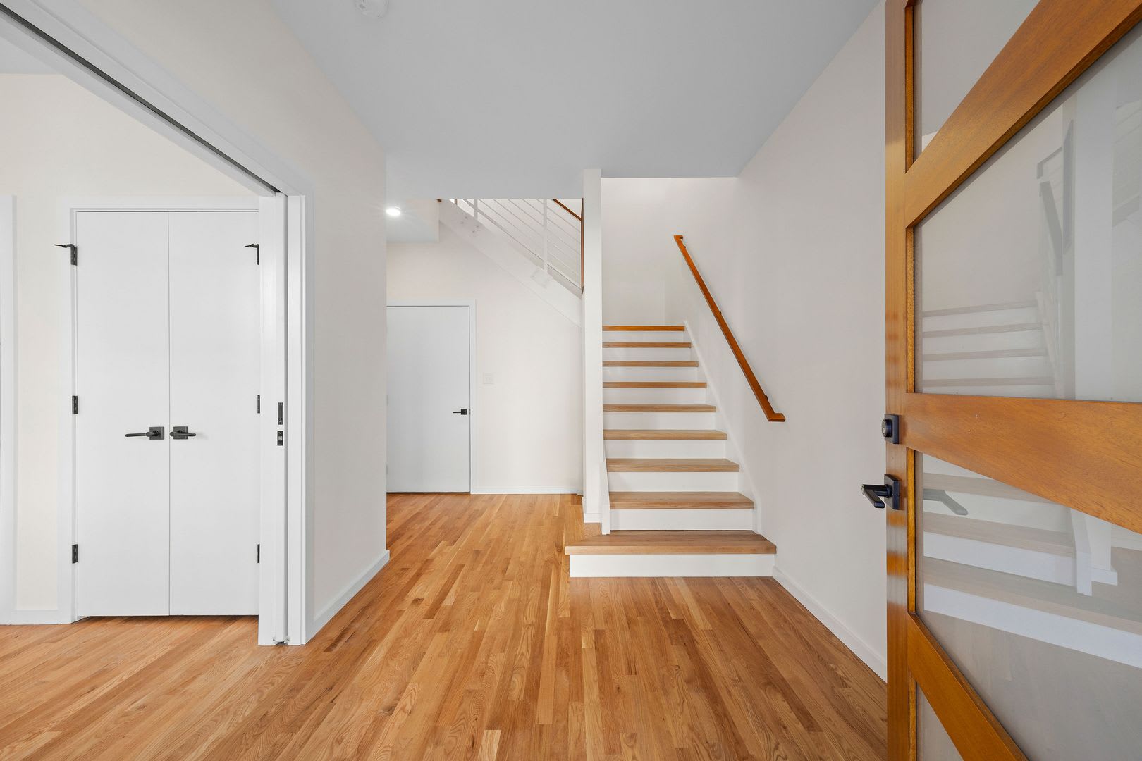 Beautiful BRAND NEW 3 Bedroom Townhome! ***Available NOW*** – photo 4