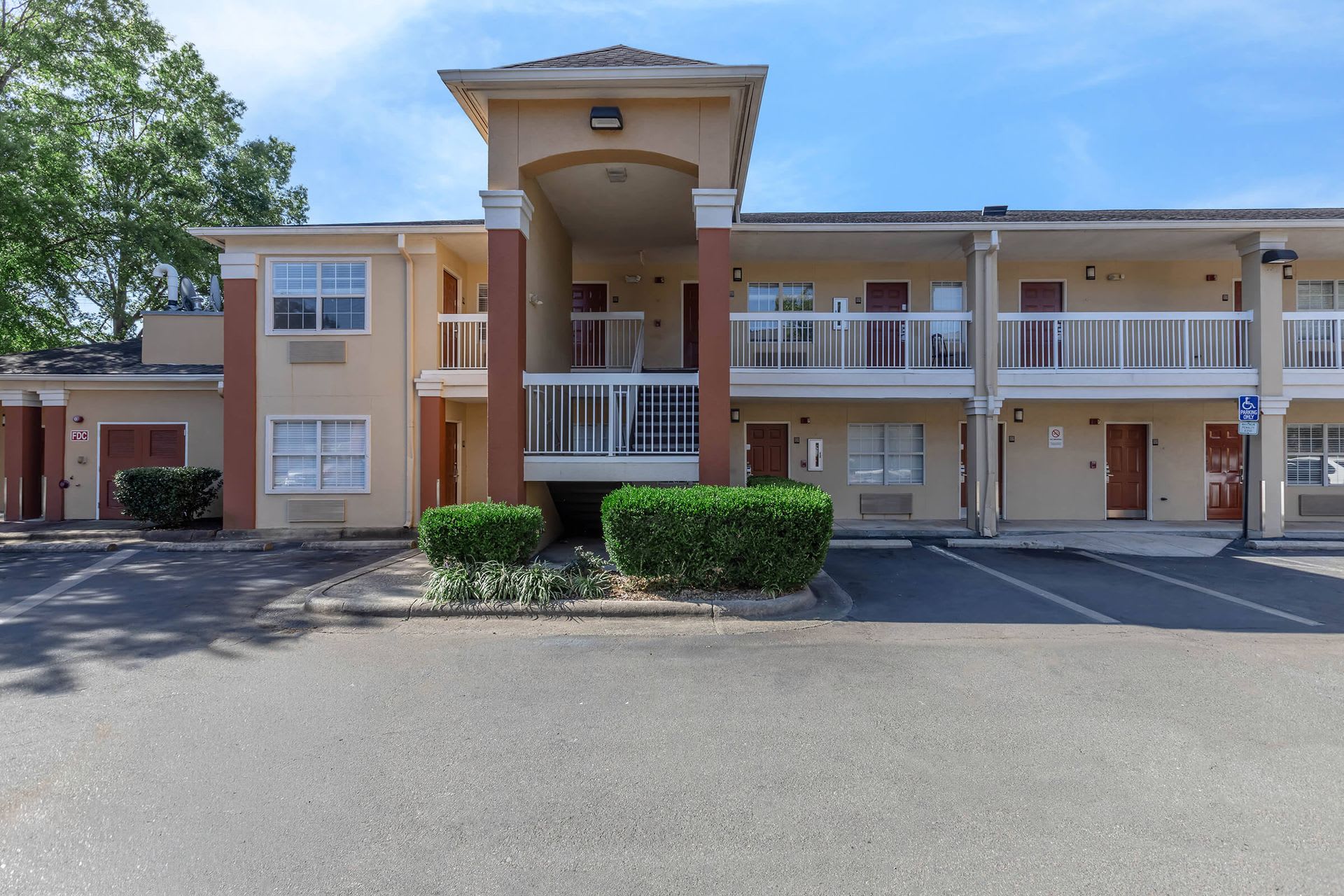 Forest Pointe Apartments – photo 2
