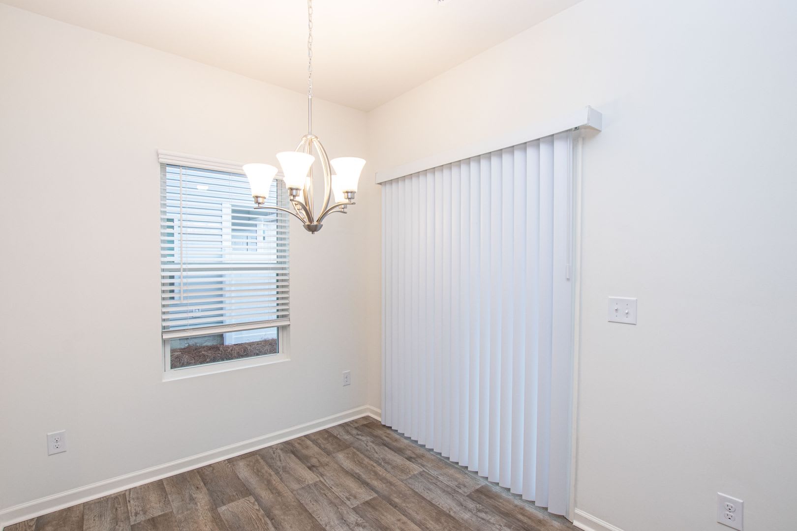 BEAUTIFUL 2 Bedroom Townhome in MIDLAND AVAILABLE AUGUST 2026 – photo 5