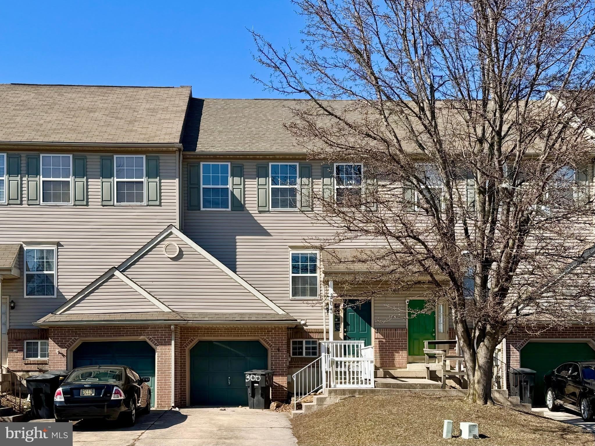 305 CHARRING CROSS Drive – photo 2
