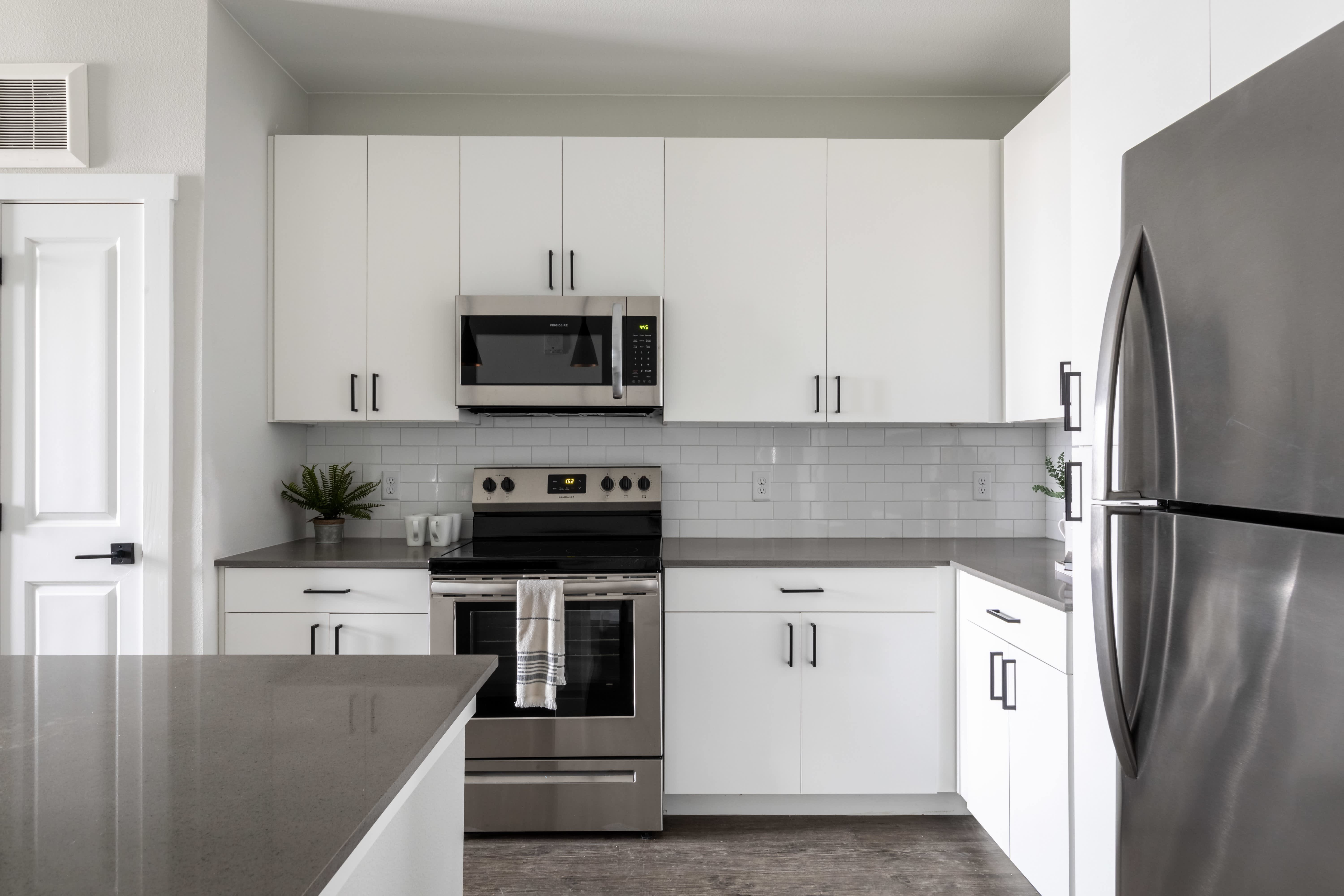 Ladora Modern Apartments – photo 2