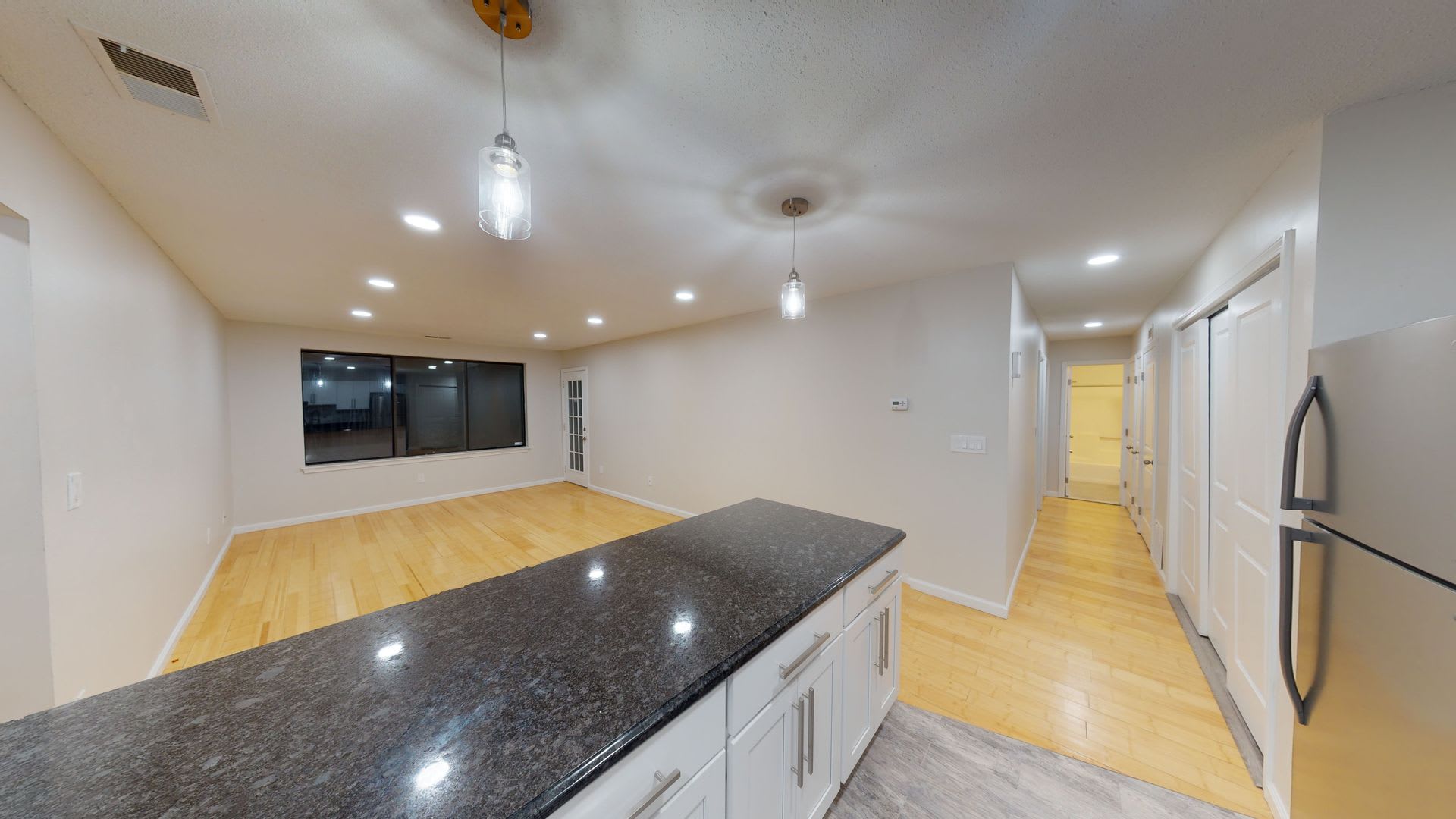 Spacious 2 Bedroom Condo With 2 Bathrooms – photo 3