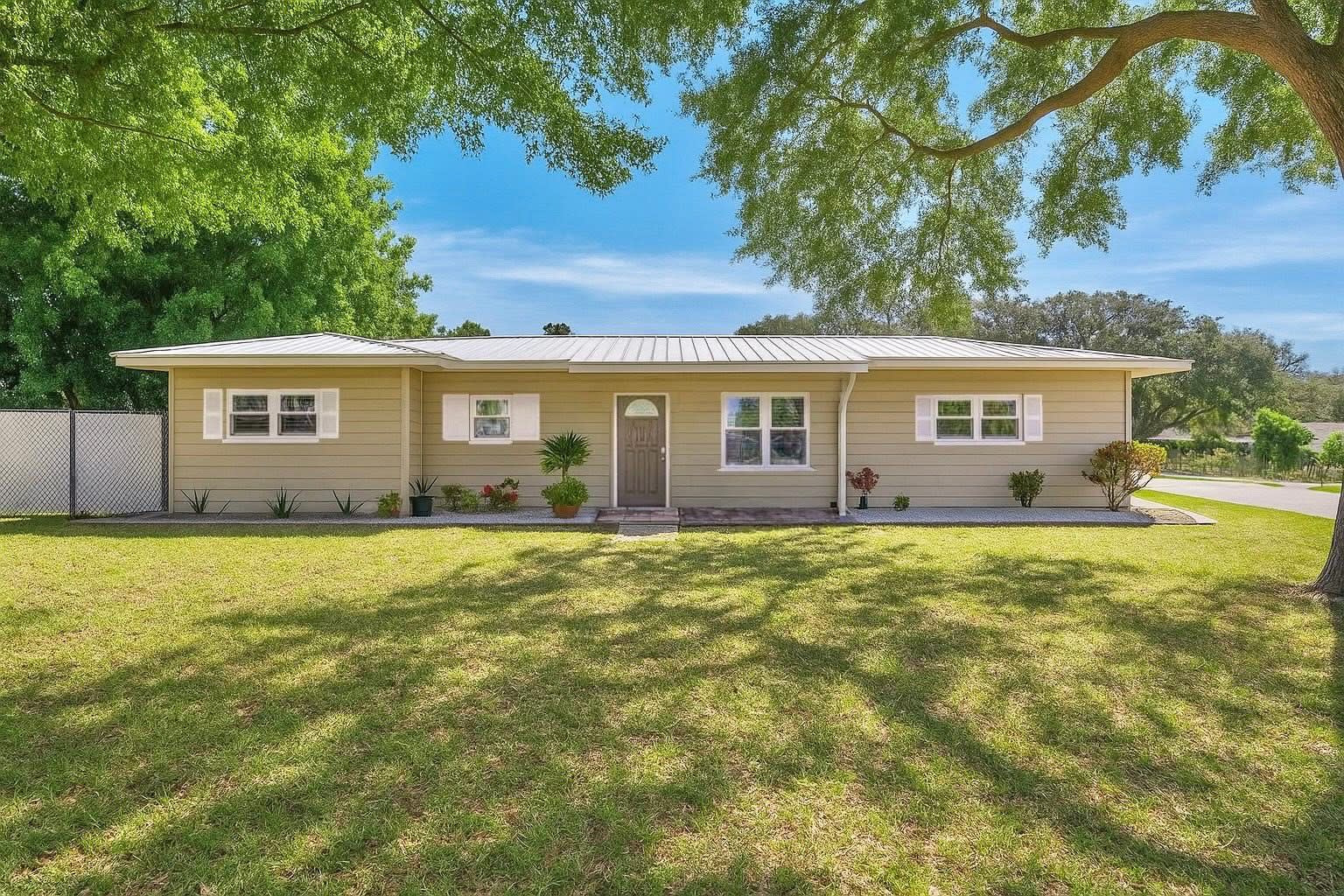 1770 73rd Ave N – photo 2
