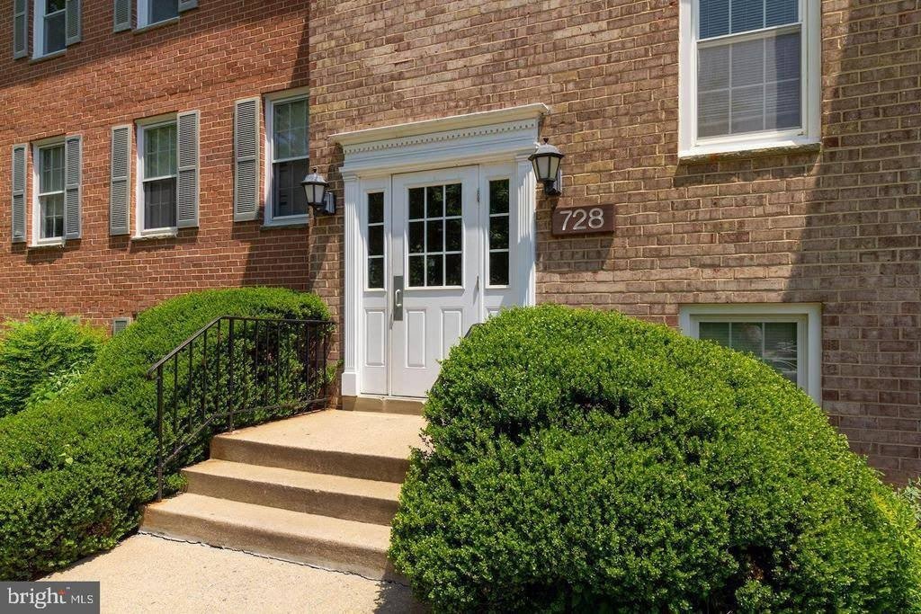 728 Quince Orchard Boulevard – photo 2