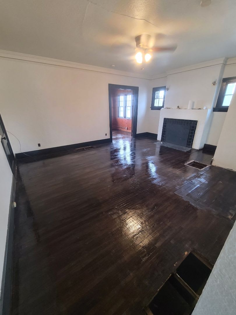 Ground Floor 1 BR includes heat, Washer & Dryer – photo 4