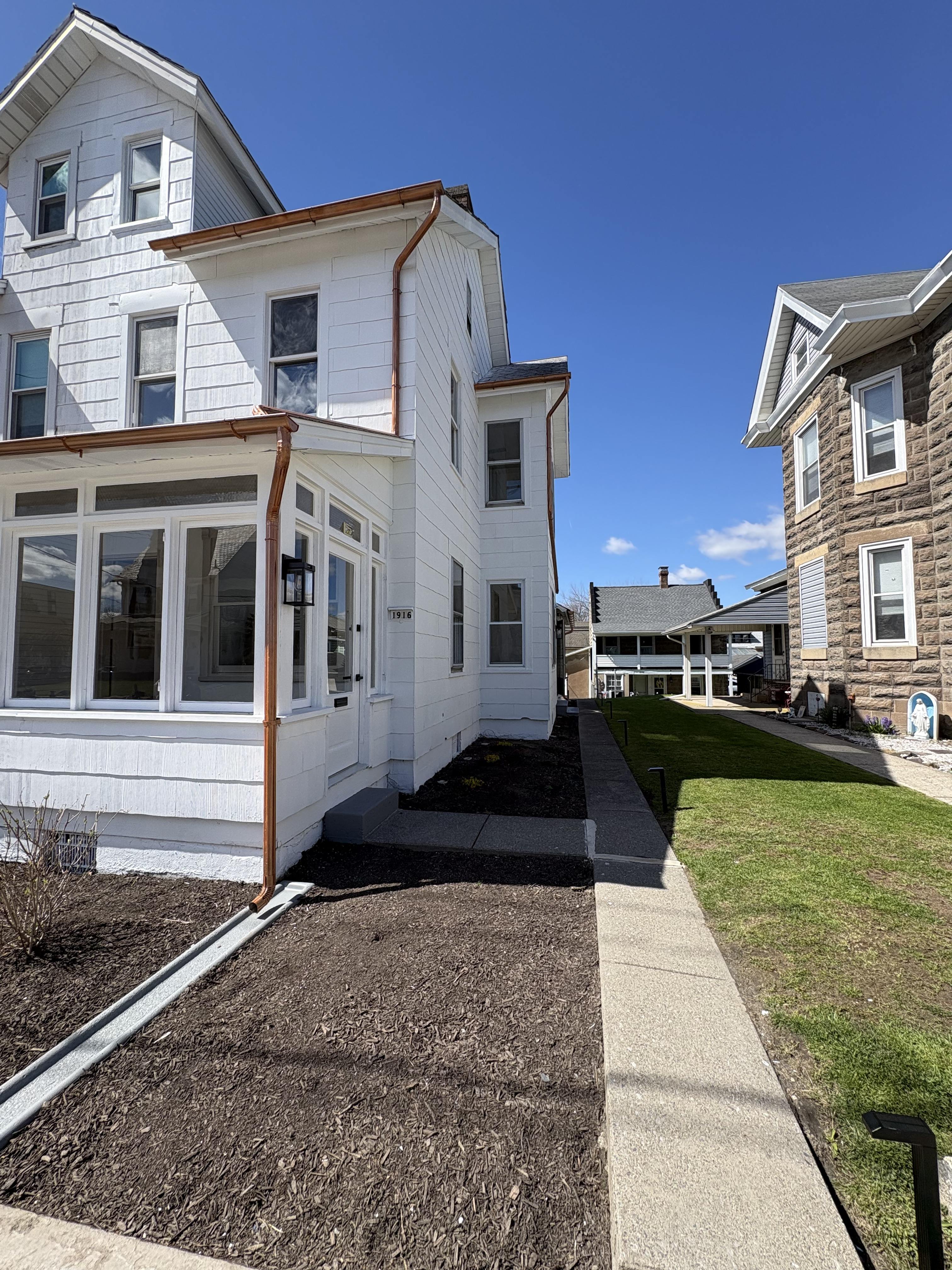 1916 Washington Ave – photo 2