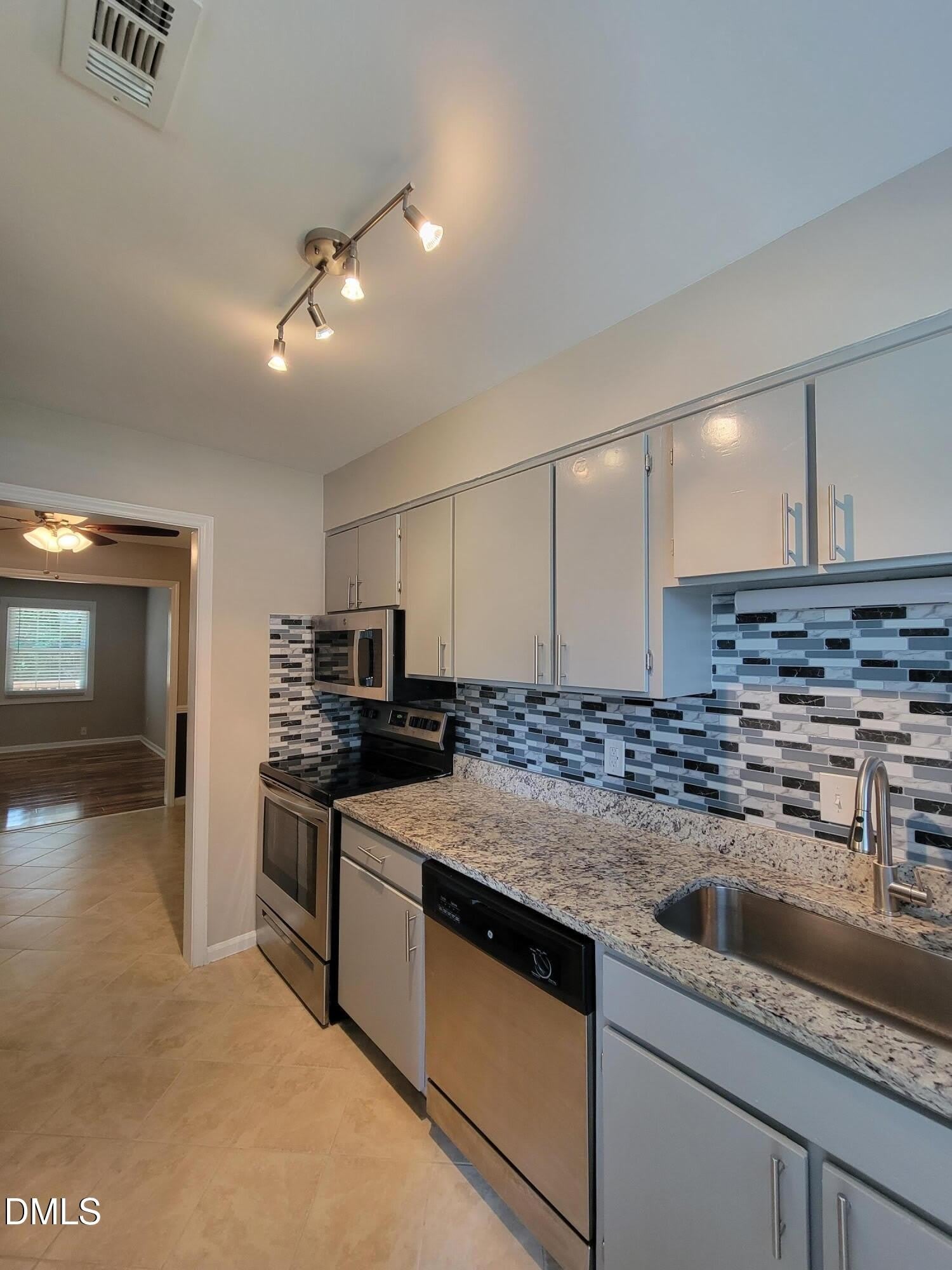 6303 New Market Way – photo 4