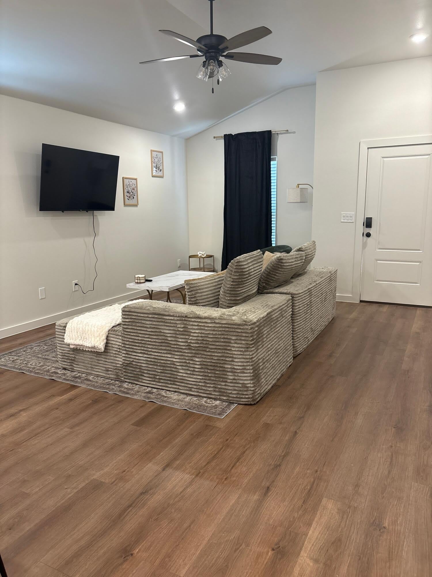 2144 Langford Avenue – photo 2