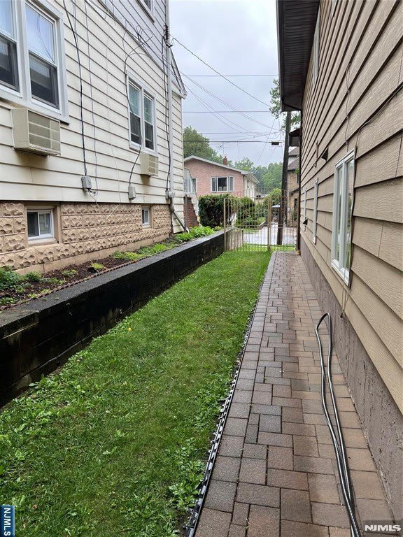 653 Maple Avenue – photo 3