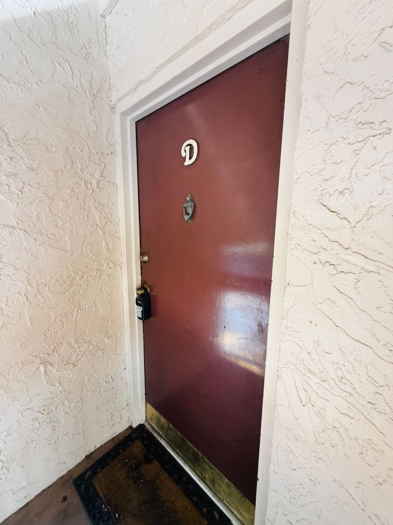 Charming 3 bedroom 1.5 bath condo for rent – photo 2