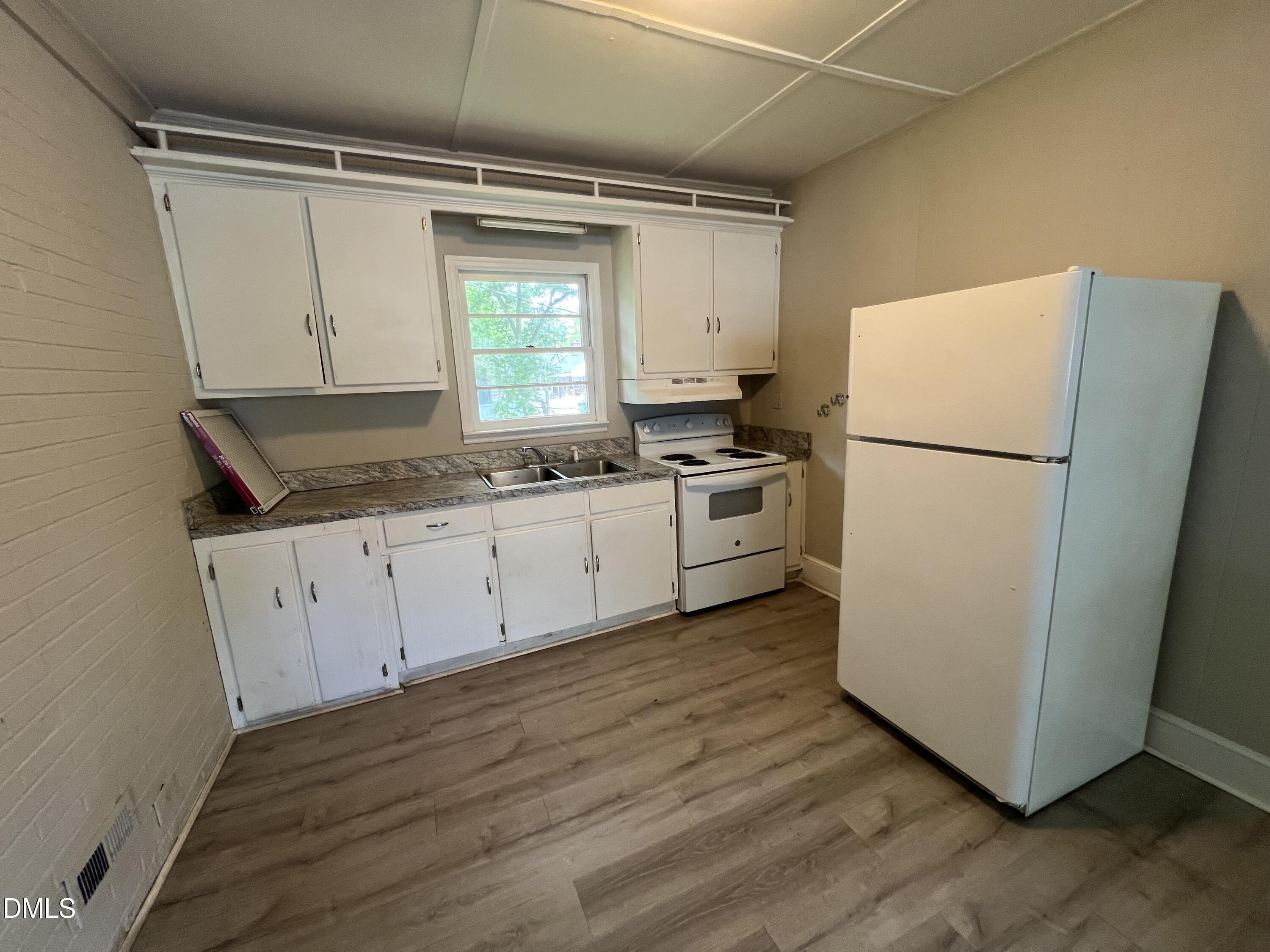 102 1/2 Ford Circle – photo 3