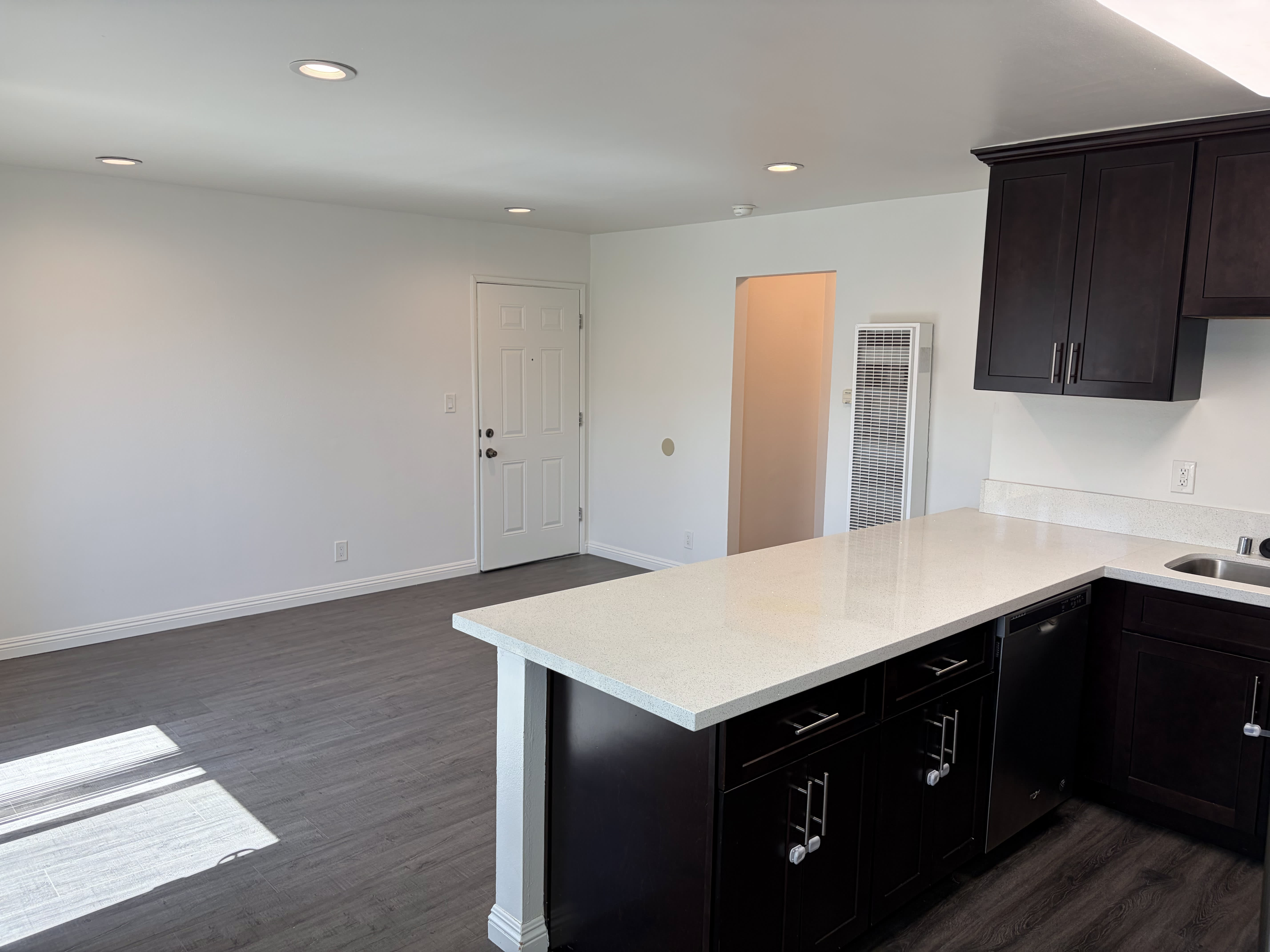 278 E Washington Blvd – photo 3