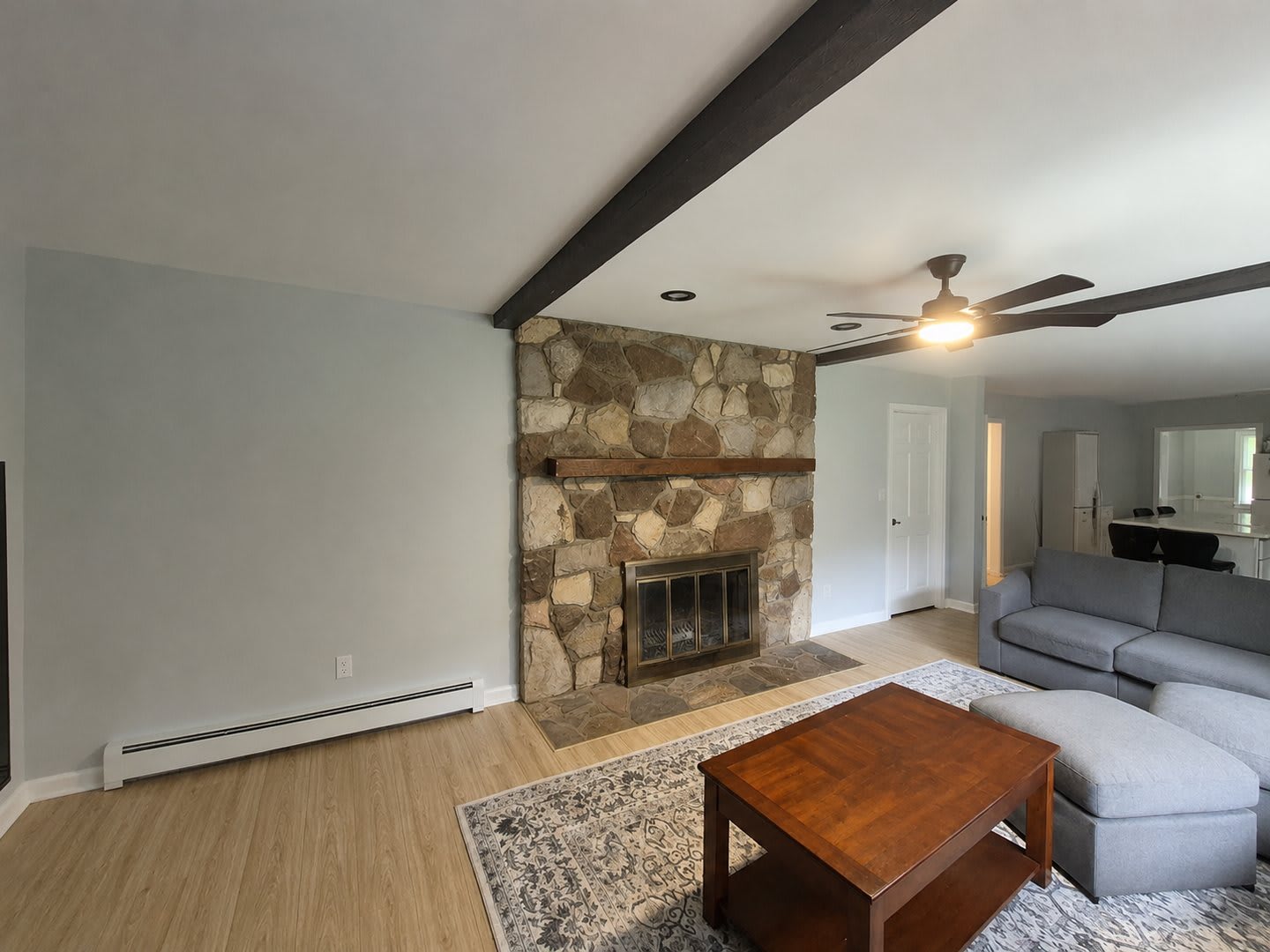 4 BD 3.5 BATH OXFORD Colonial W/ 2 CAR GAR. AND ADDITIONAL 1 BD INLAW APT – photo 3