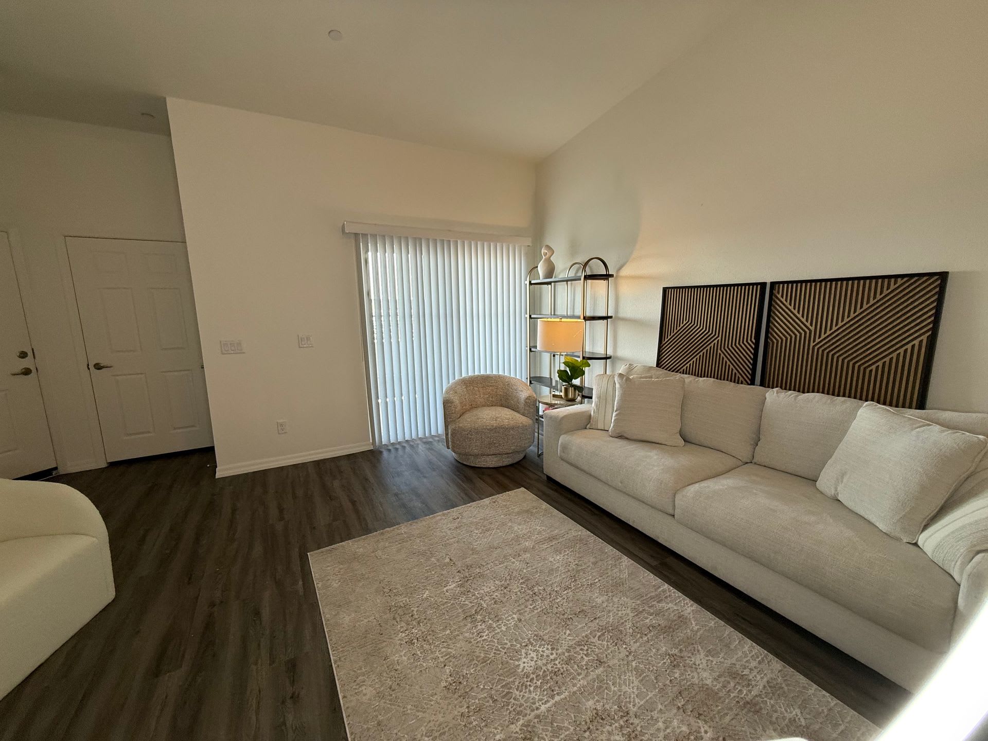 The Crest at Skyline Now offering up to 8 weeks FREE rent! – photo 3