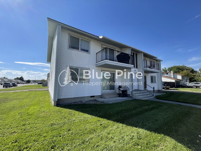672 Foster Drive – photo 2