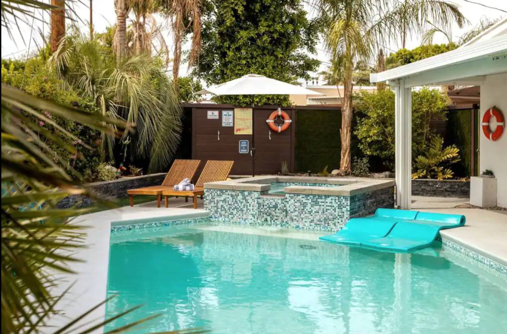 Mid-Century Oasis with Pool in Palm Springs (Monthly Only – photo 1