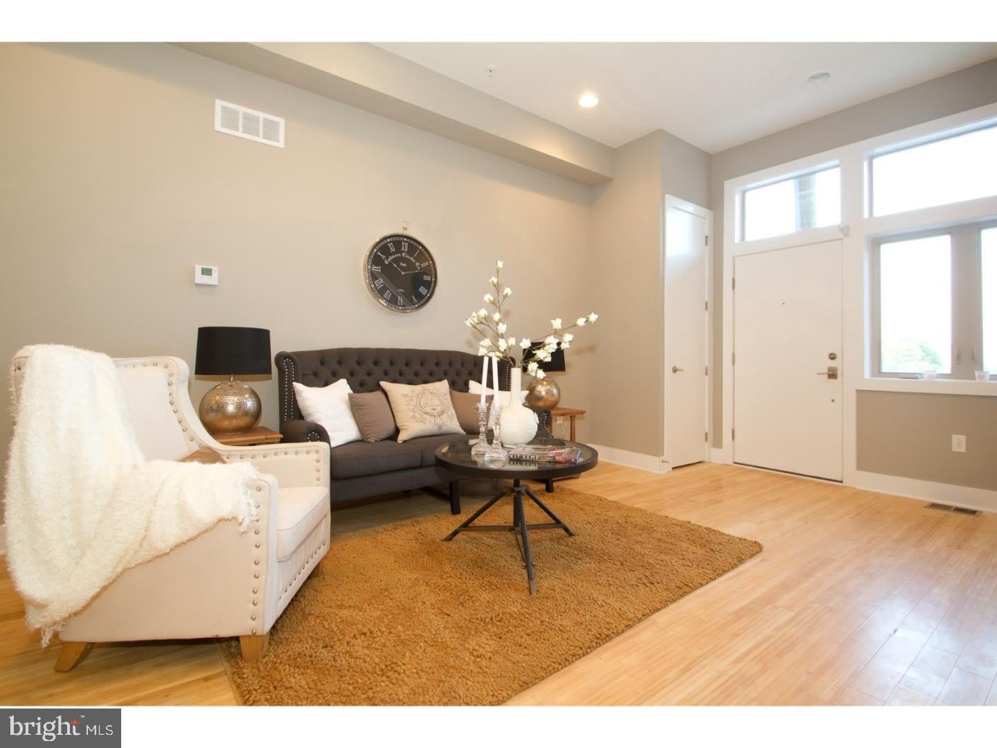 412 N FRONT Street – photo 4