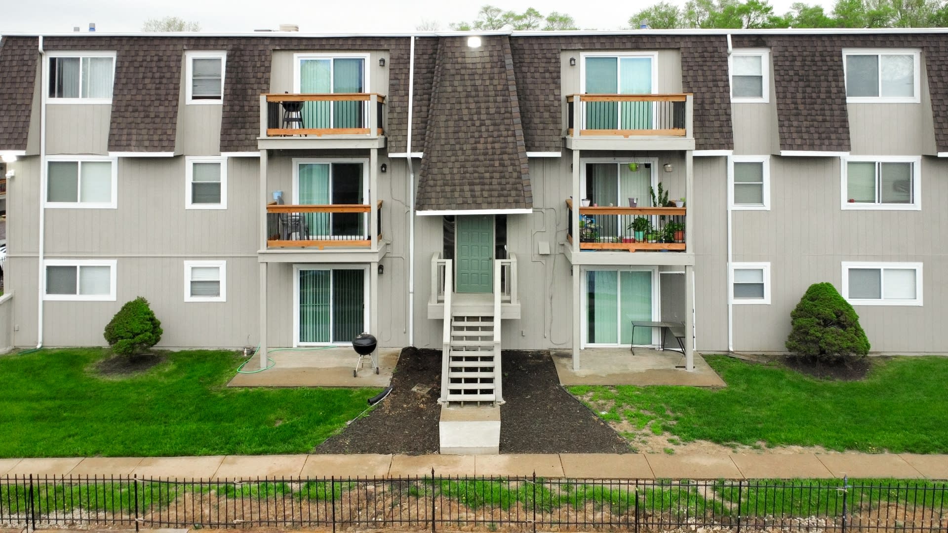 Skyline Apartments – photo 2