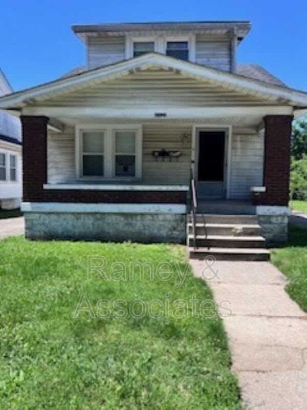 1122 Larchmont Ave – photo 1