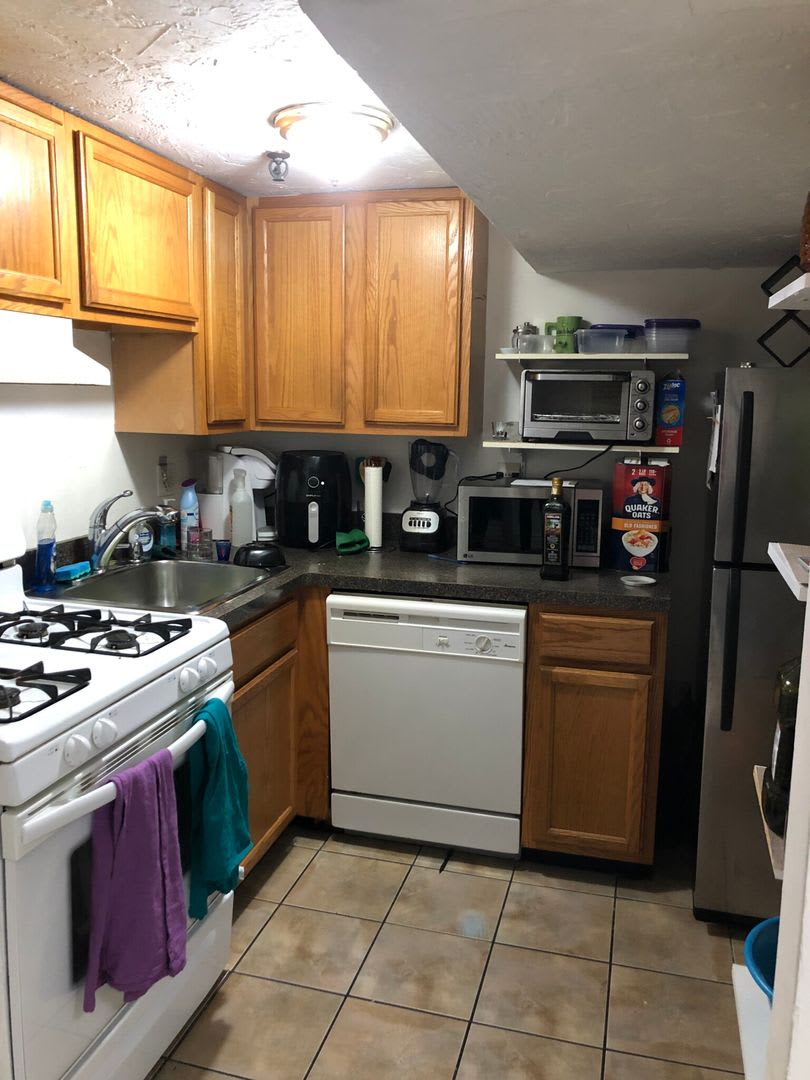 spacious 3 bed in the heart of fenway – photo 4