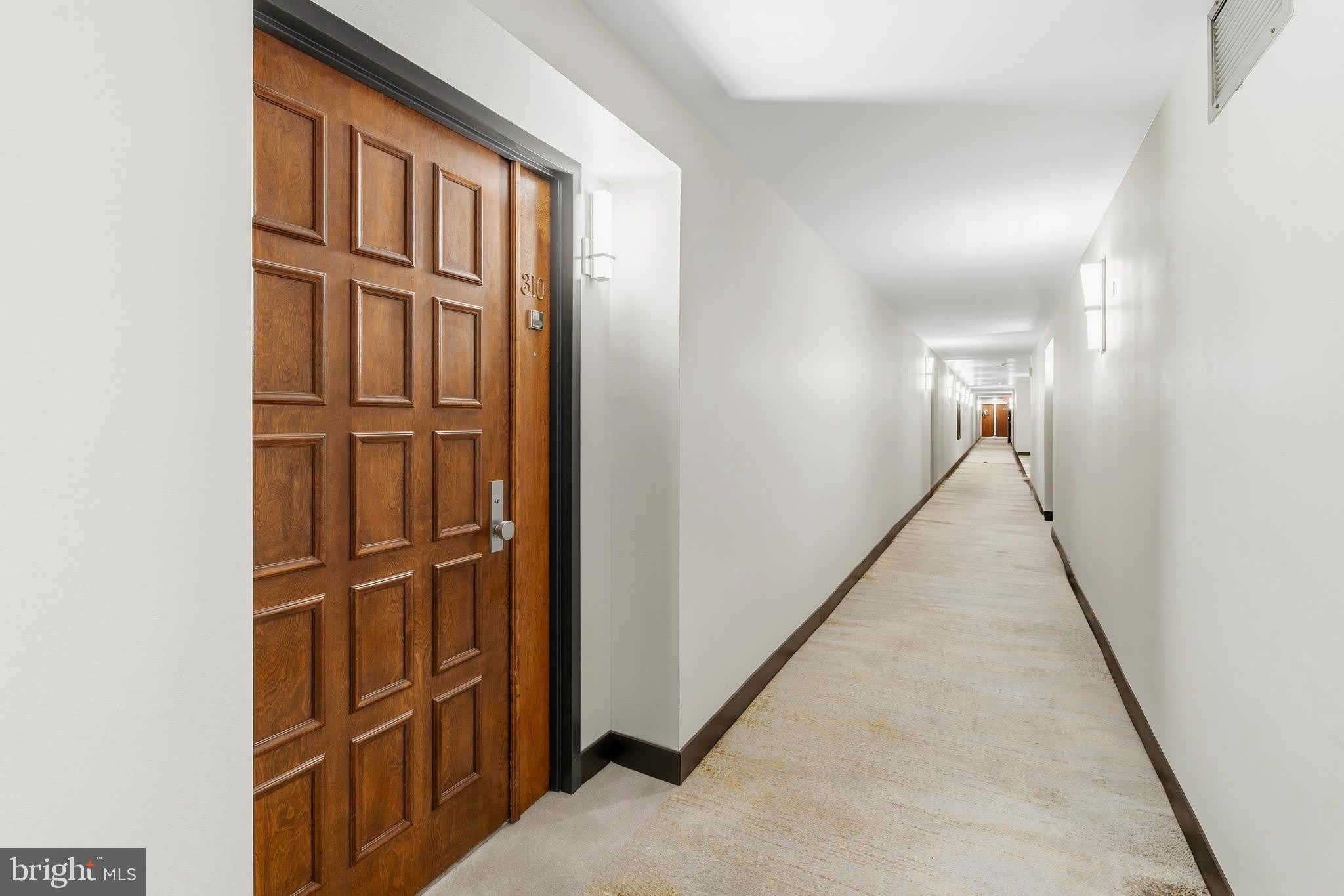 400 MADISON Street – photo 3