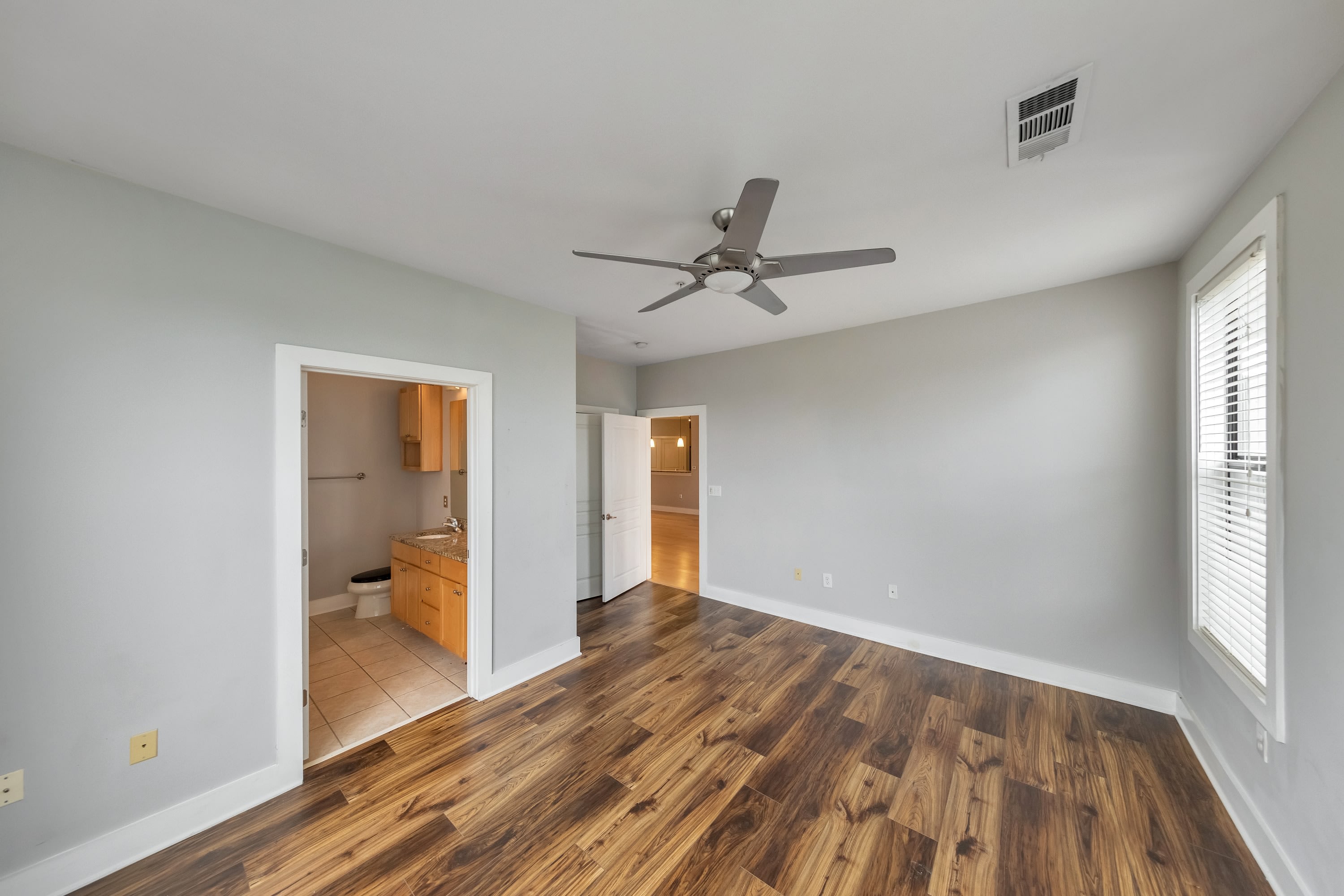 799 Hammond Drive – photo 5