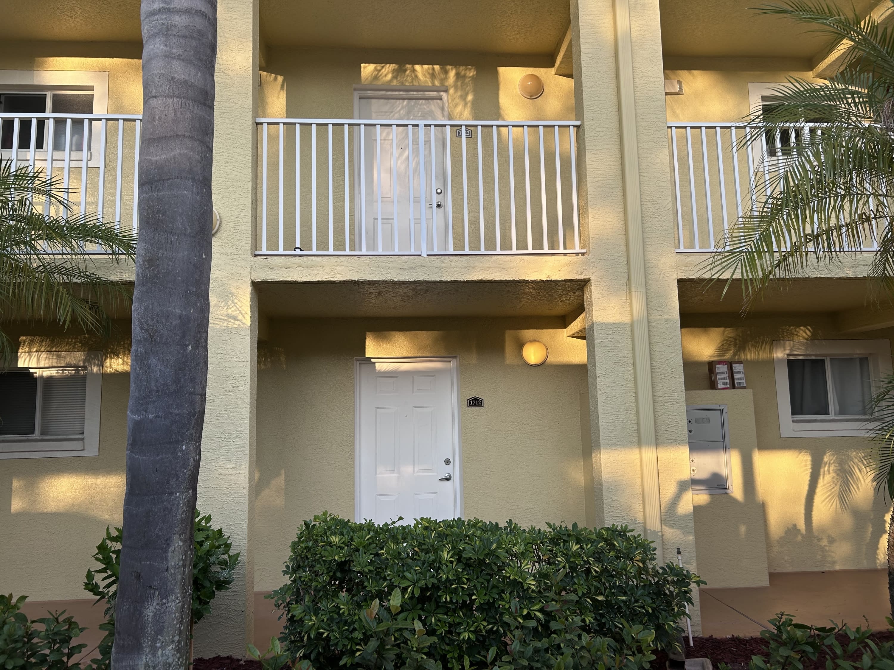 8304 KEY ROYAL CIR. #1712 – photo 1
