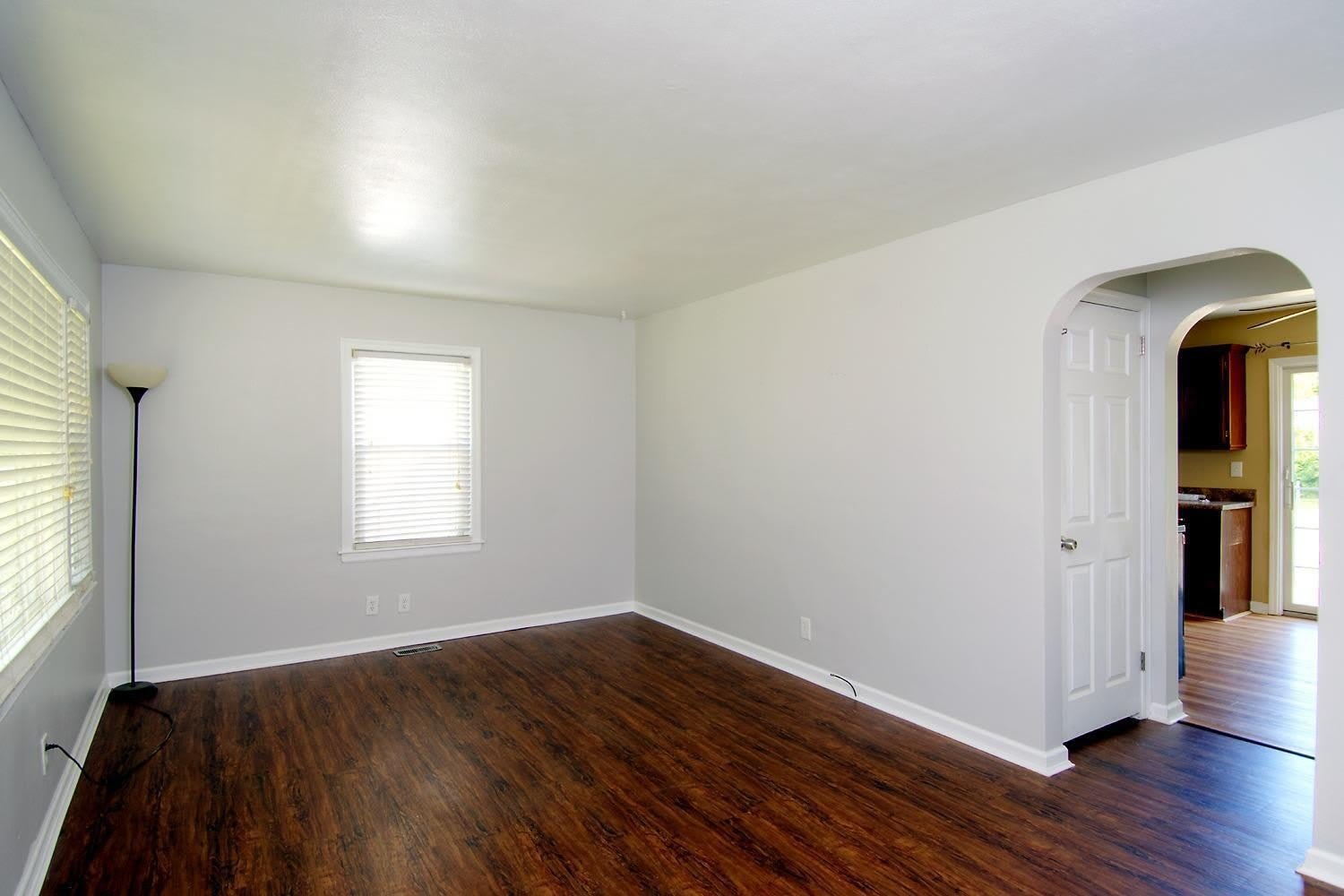 690 Doris Jane Avenue – photo 3