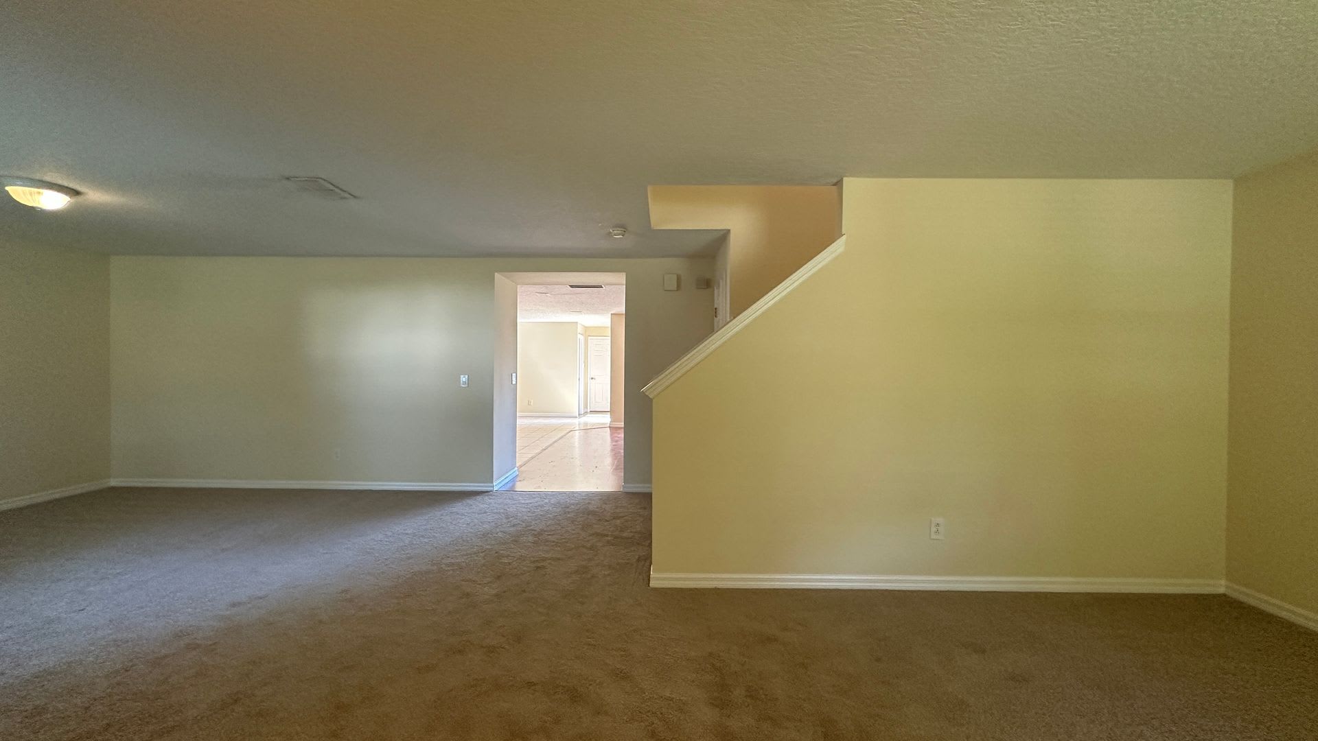 Gorgeous 6 Bed 3.5 Bath Plus Loft Home For Rent in Orlando, FL!!! LAWN CARE INCLUDED – photo 2
