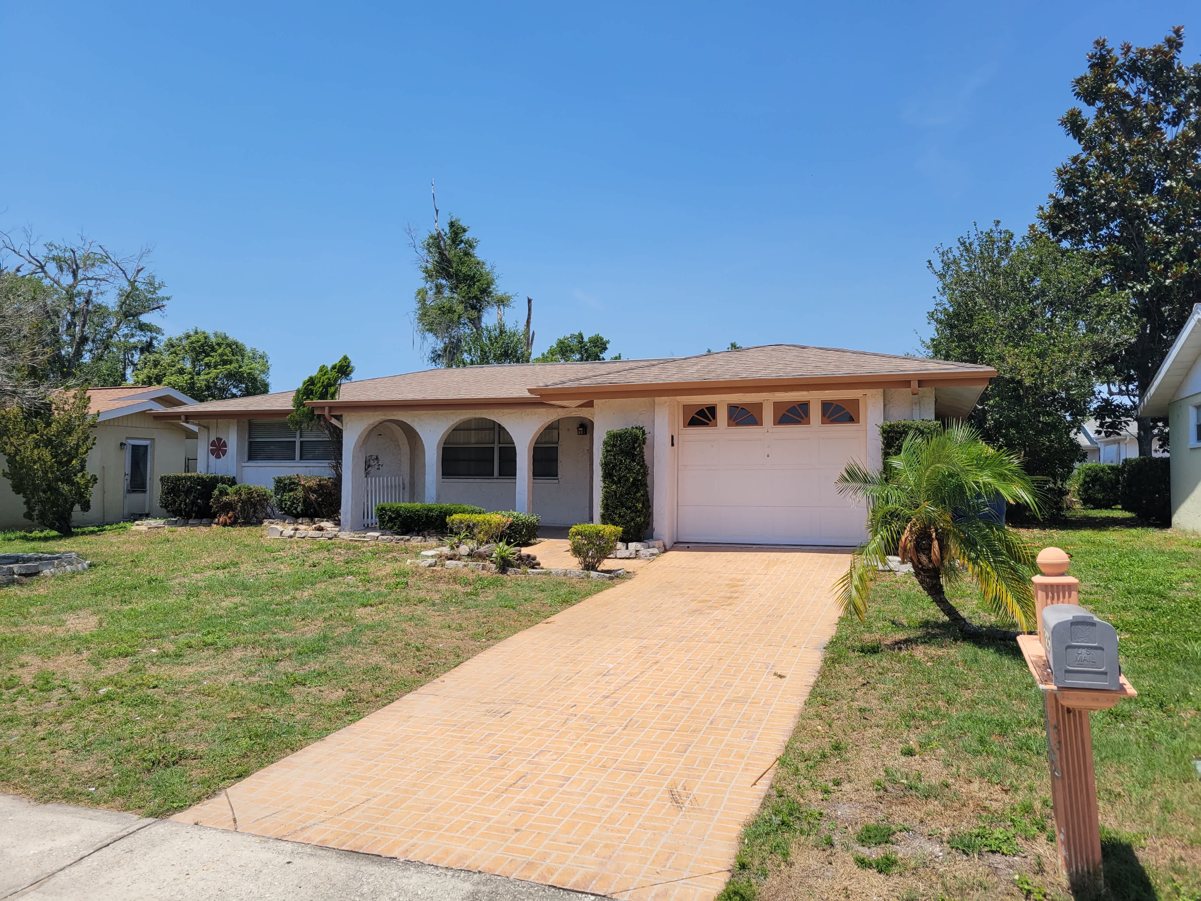 7825 Cayuga Dr – photo 1