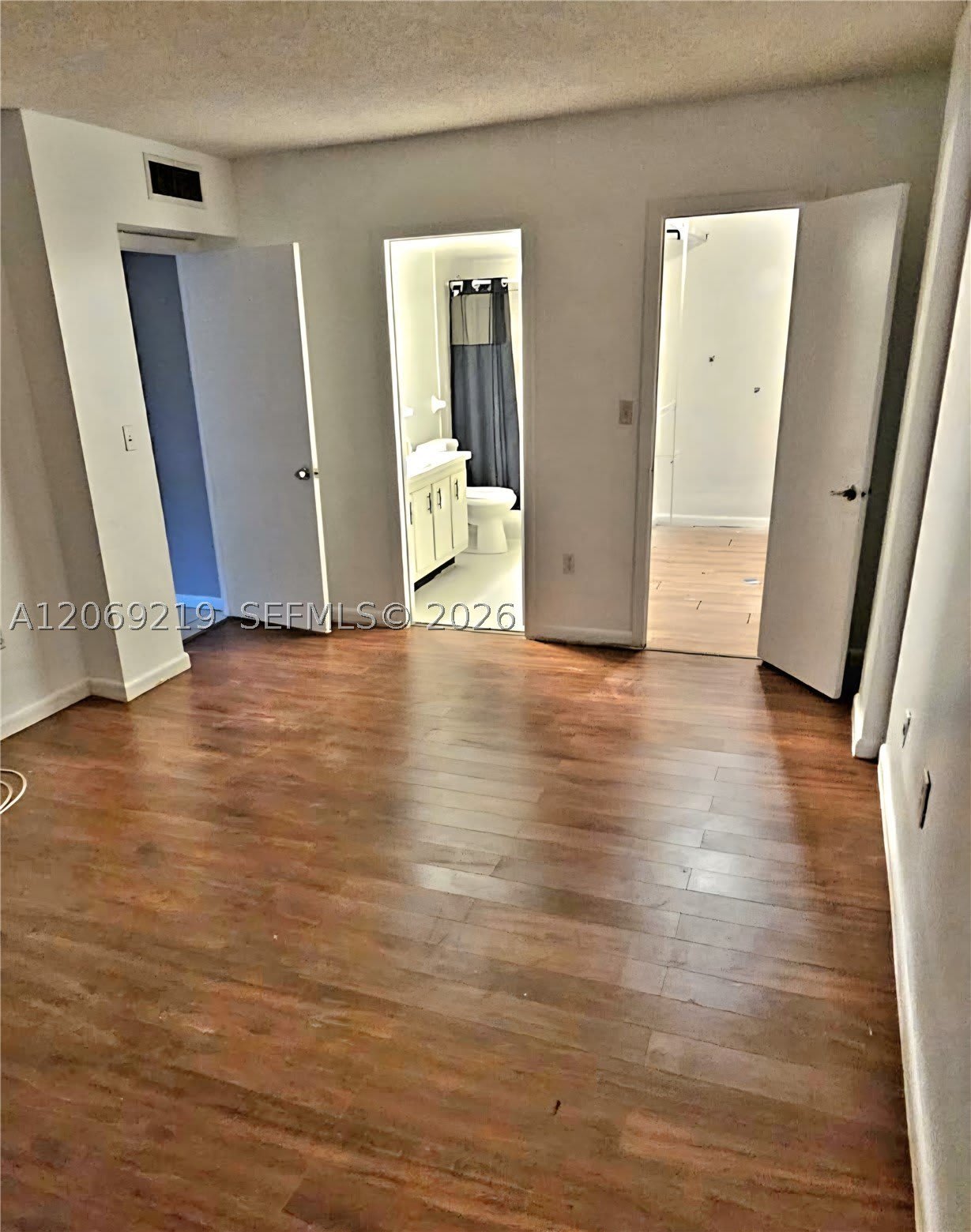 4168 Inverrary Dr – photo 4