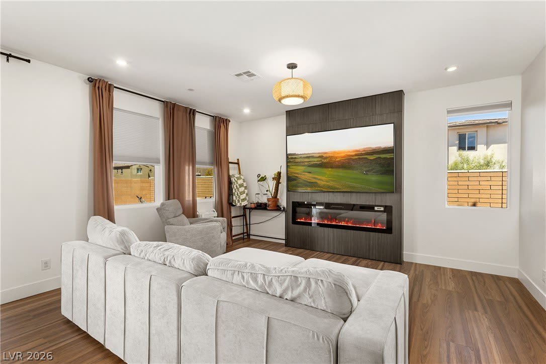 863 Benning Street – photo 2