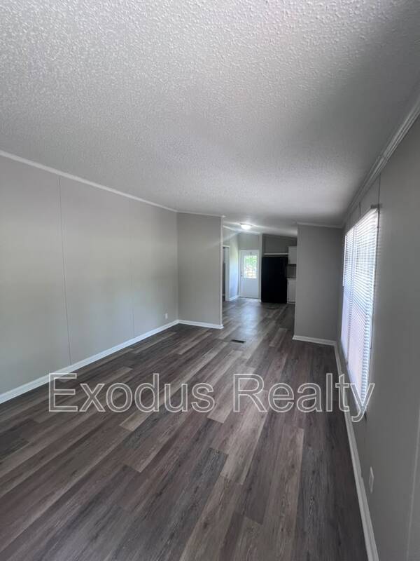 114 Kathleen Terrace – photo 2