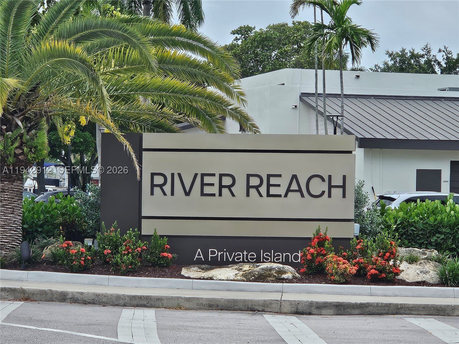 1101 River Reach Dr – photo 1
