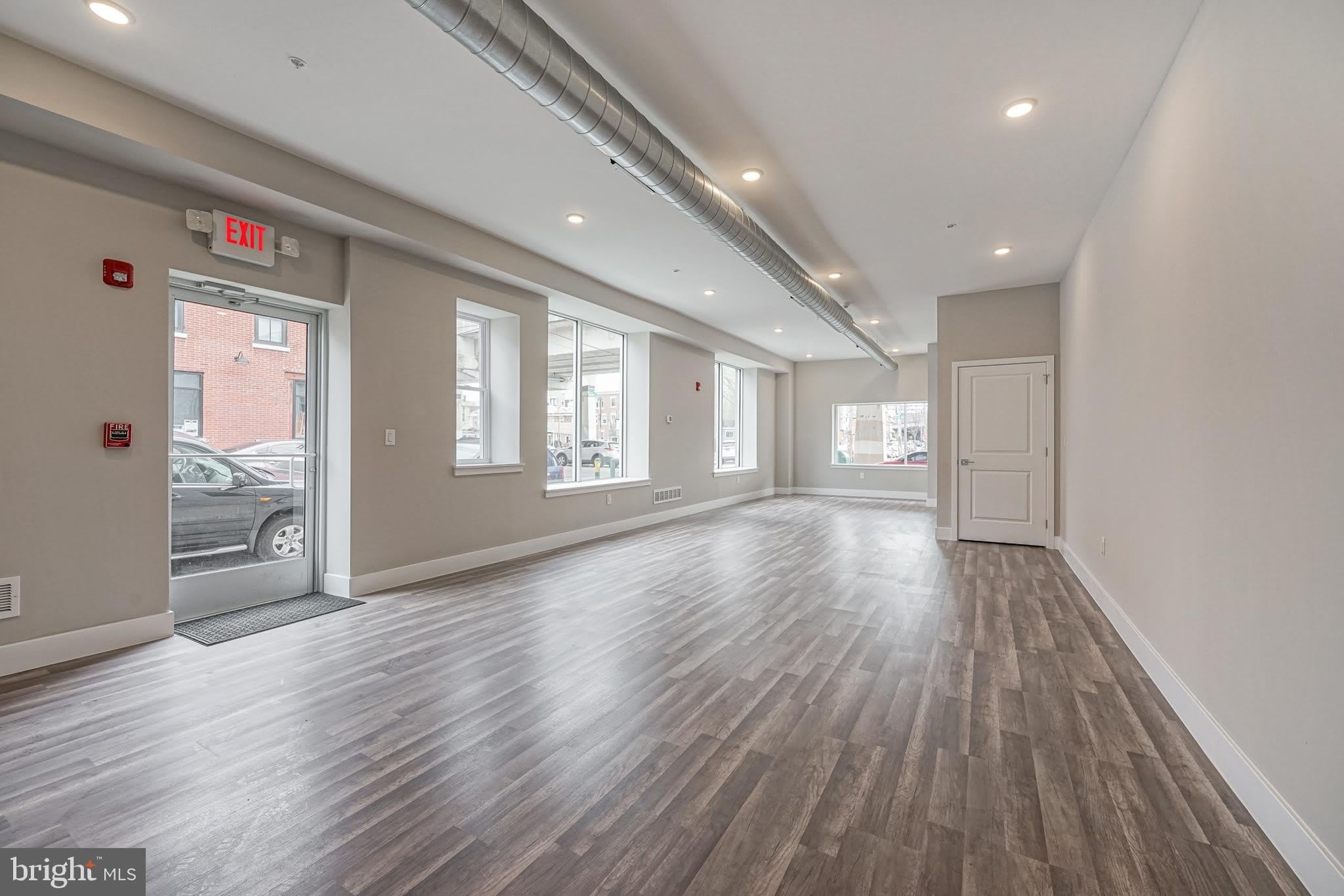 1072 N FRONT Street – photo 5