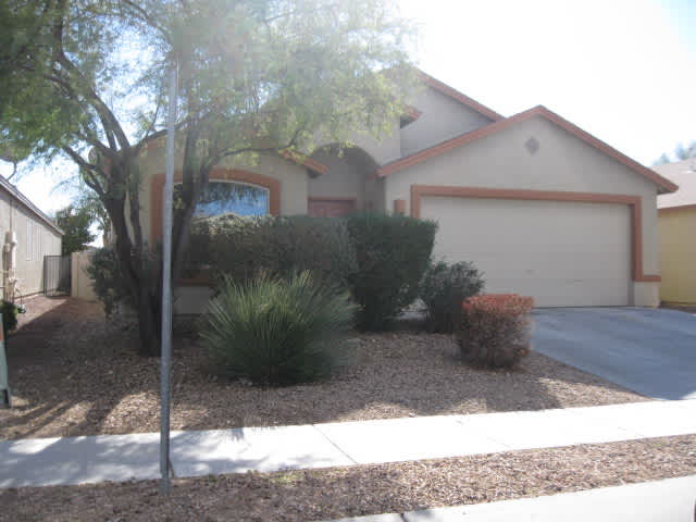 4 BEDROOM 2 BATH HOME IN RITA RANCH / AVAILABLE NOW! – photo 1