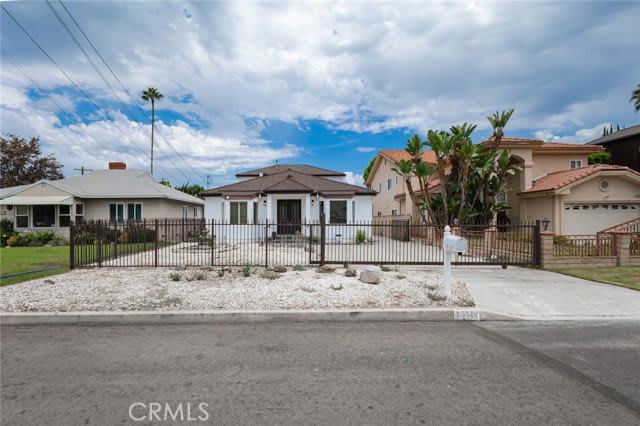 15147 Otsego Street – photo 2