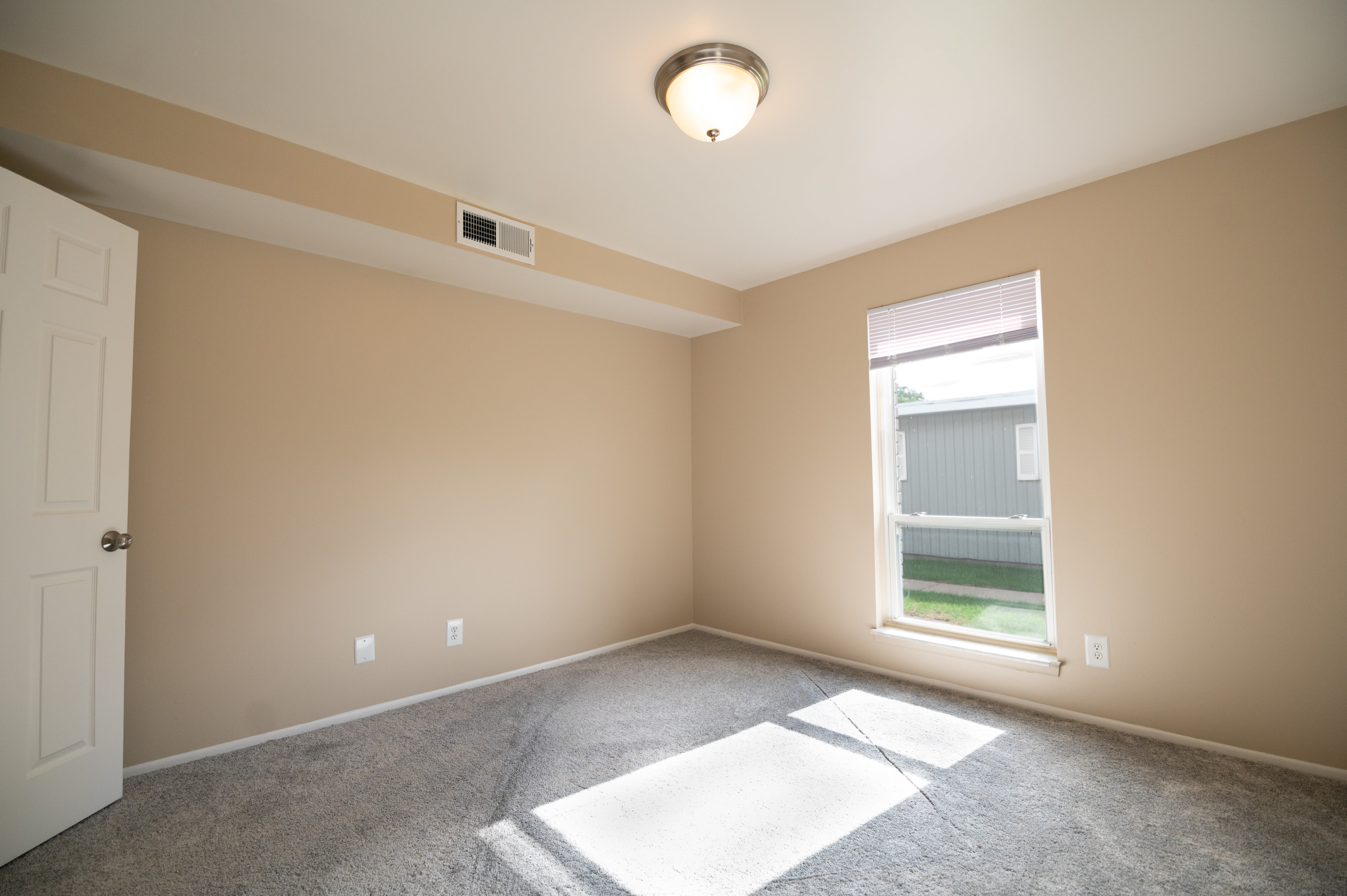 Embassy West Apartments – photo 5