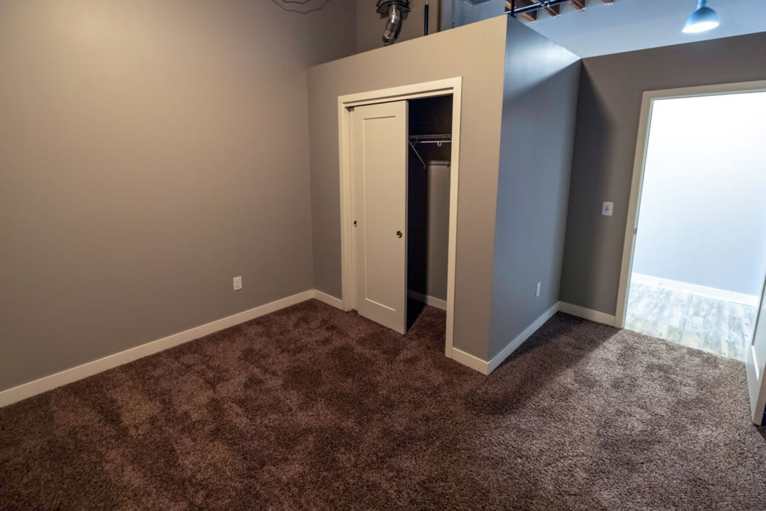 1440 Locust – photo 4