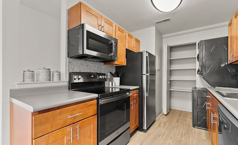 East Mountain Apartments – photo 1