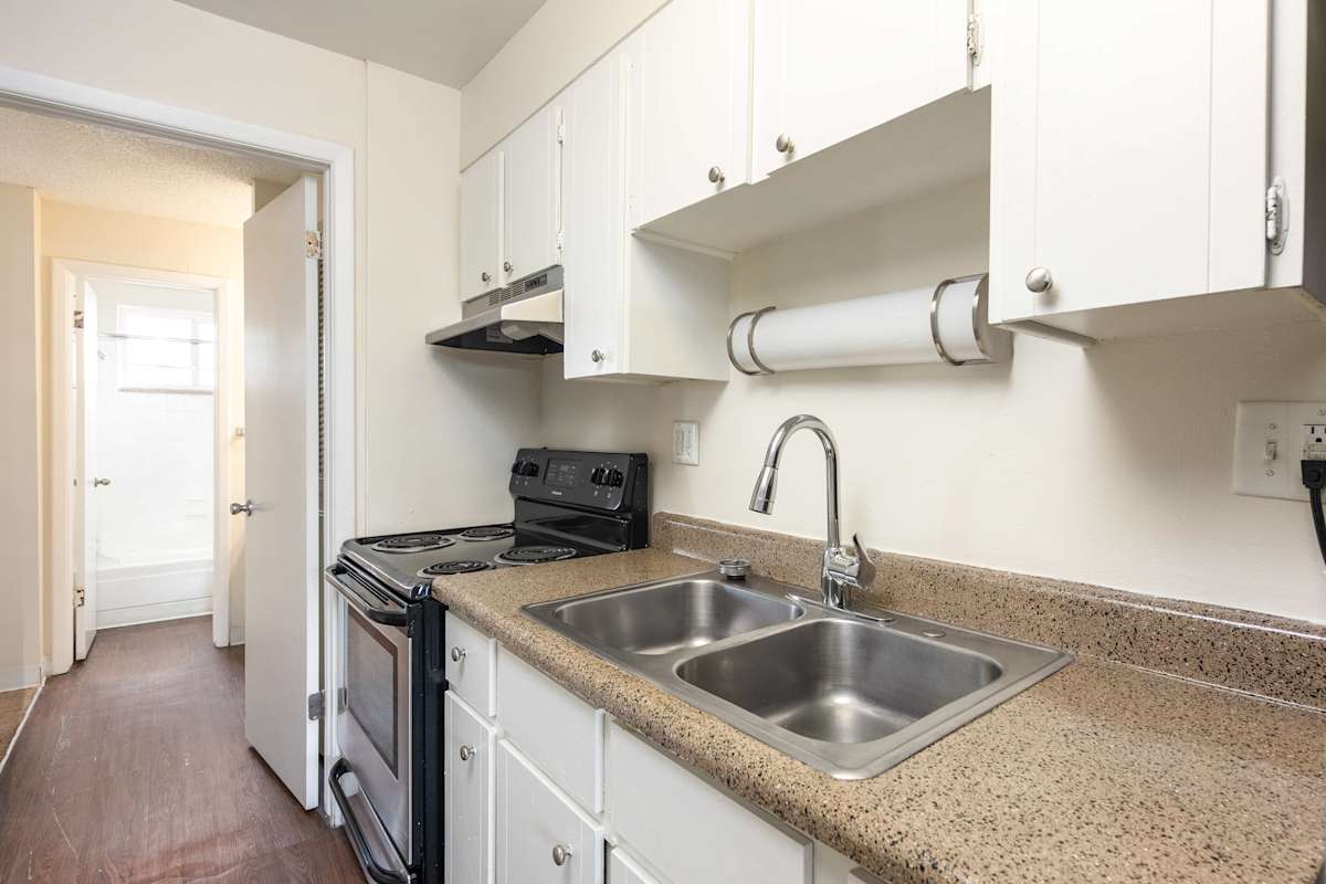 Meridian Garden Apartments – photo 4