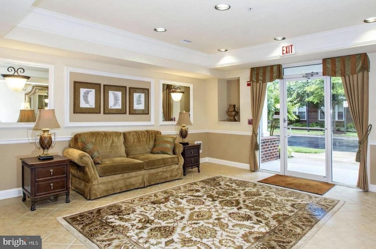 5801 CLIPPER LN #205 – photo 3