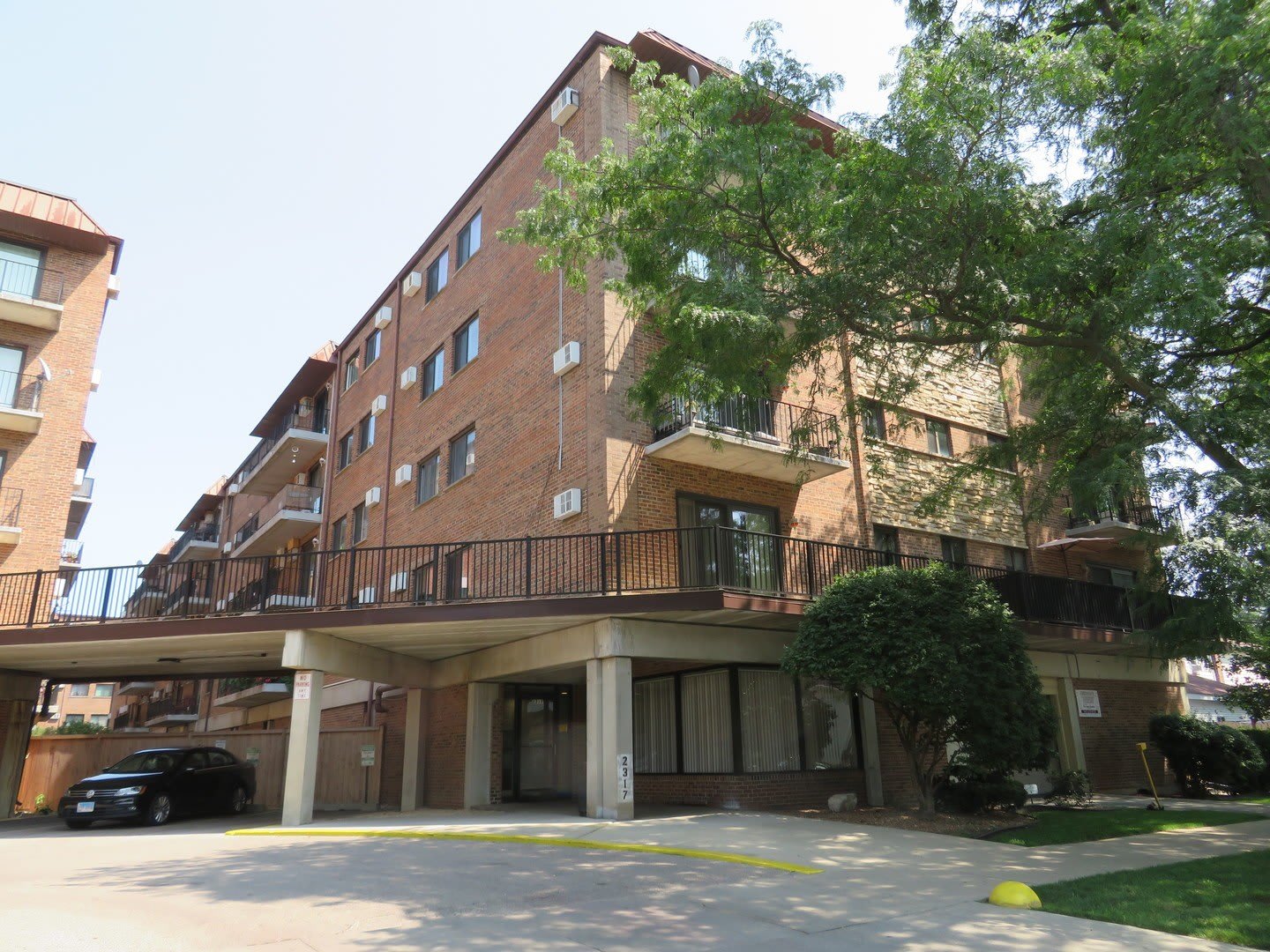 2317 N Neva Avenue – photo 2