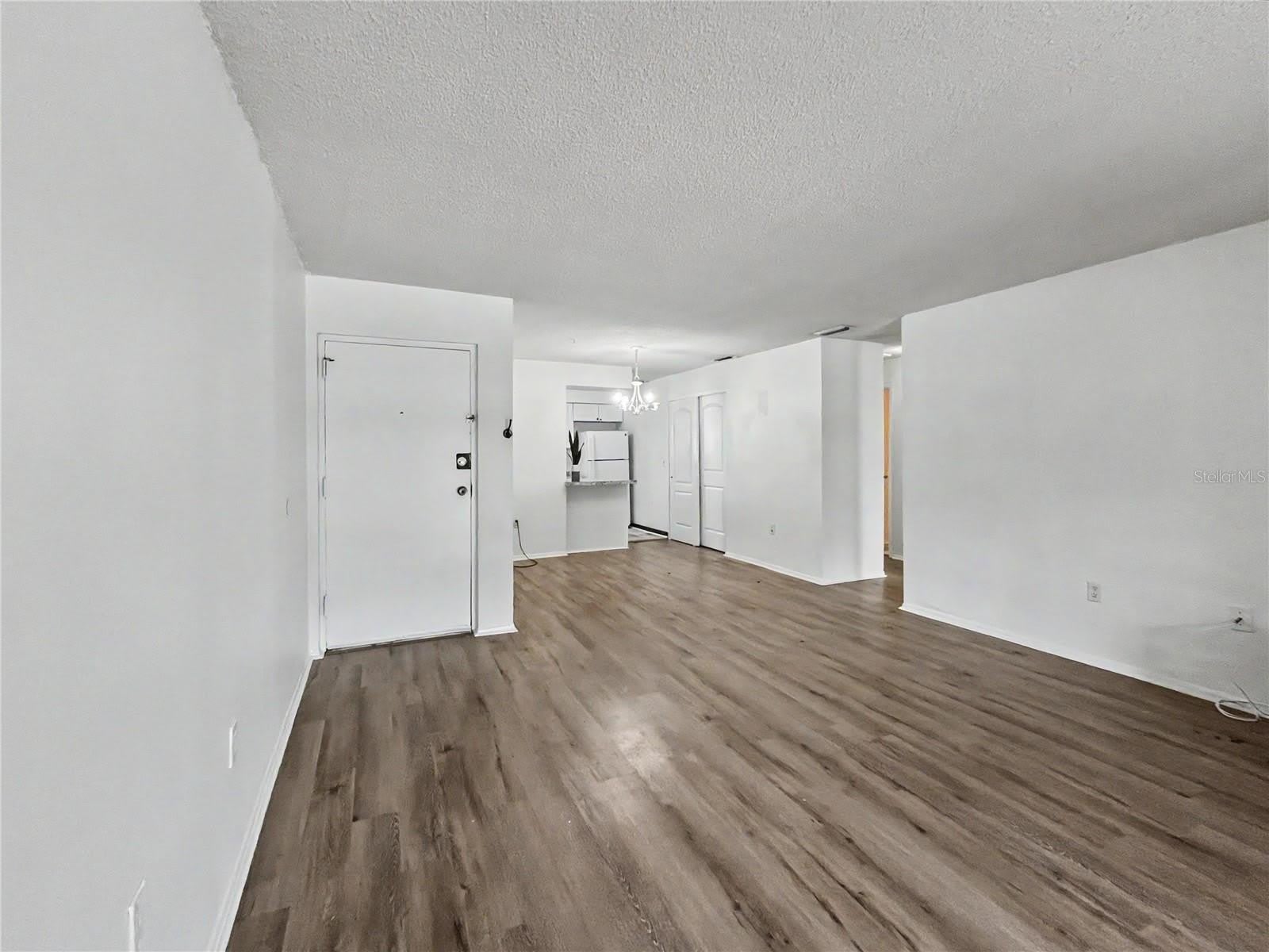 2752 HIDDEN LAKE Boulevard – photo 4