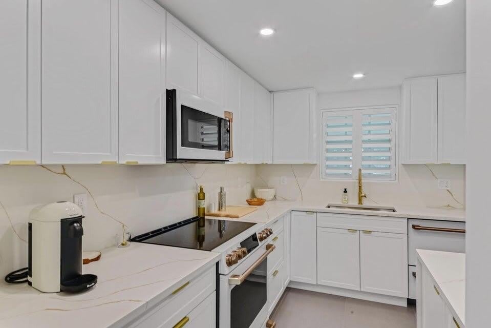 765 Jeffery Street – photo 4